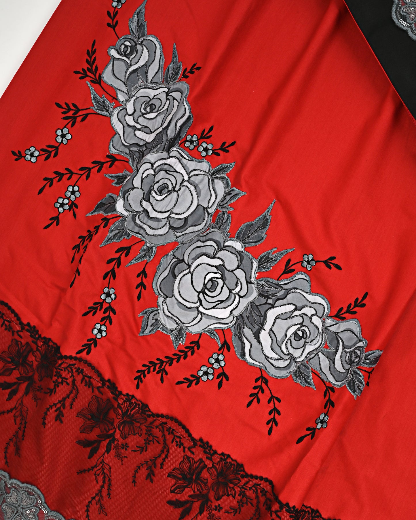 Blood Red Rida With Smart Dark Lace & Grey Floral Applique Work