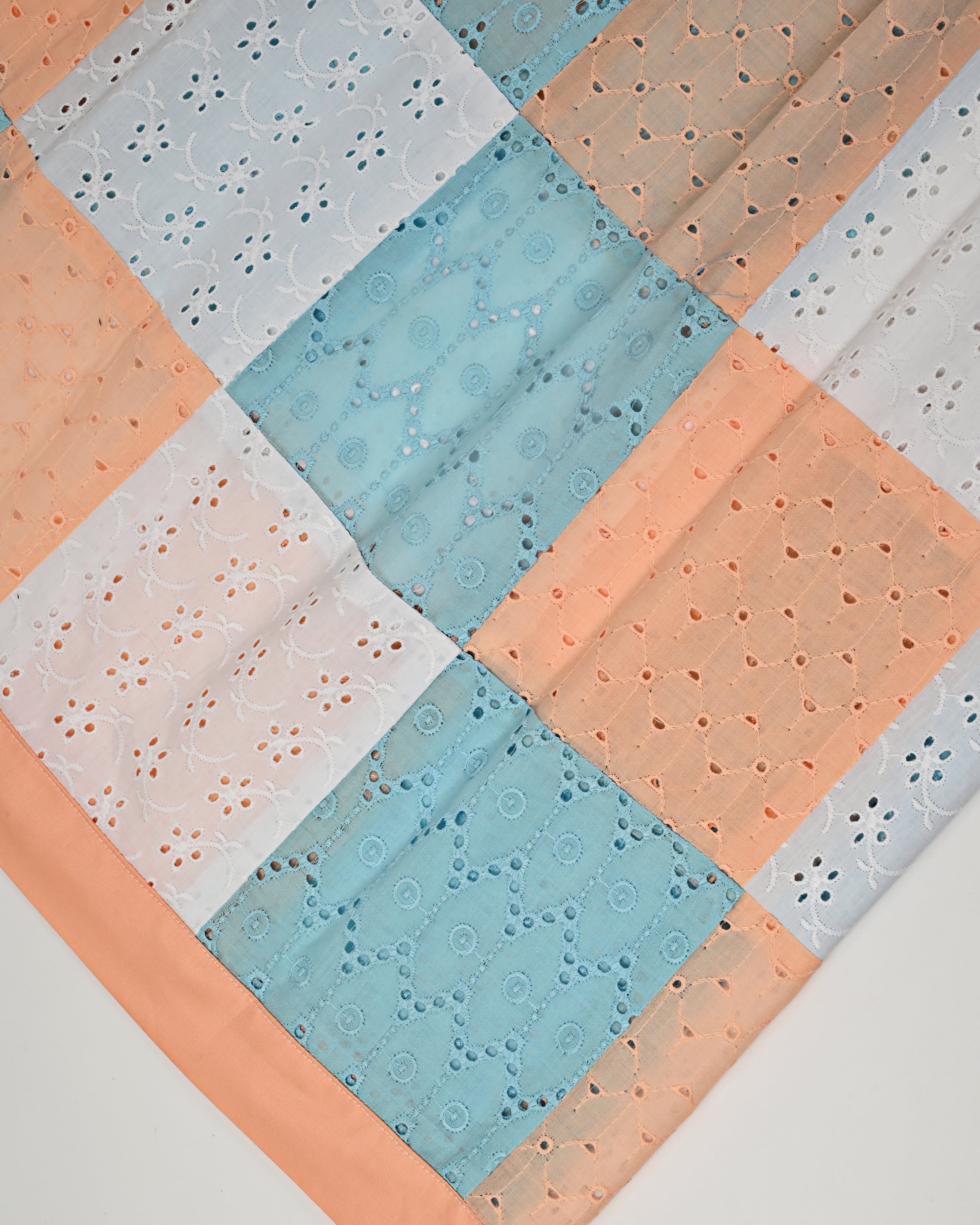 Tri Color Hakoba Rida With Box Pattern & Peach Plain Pardi
