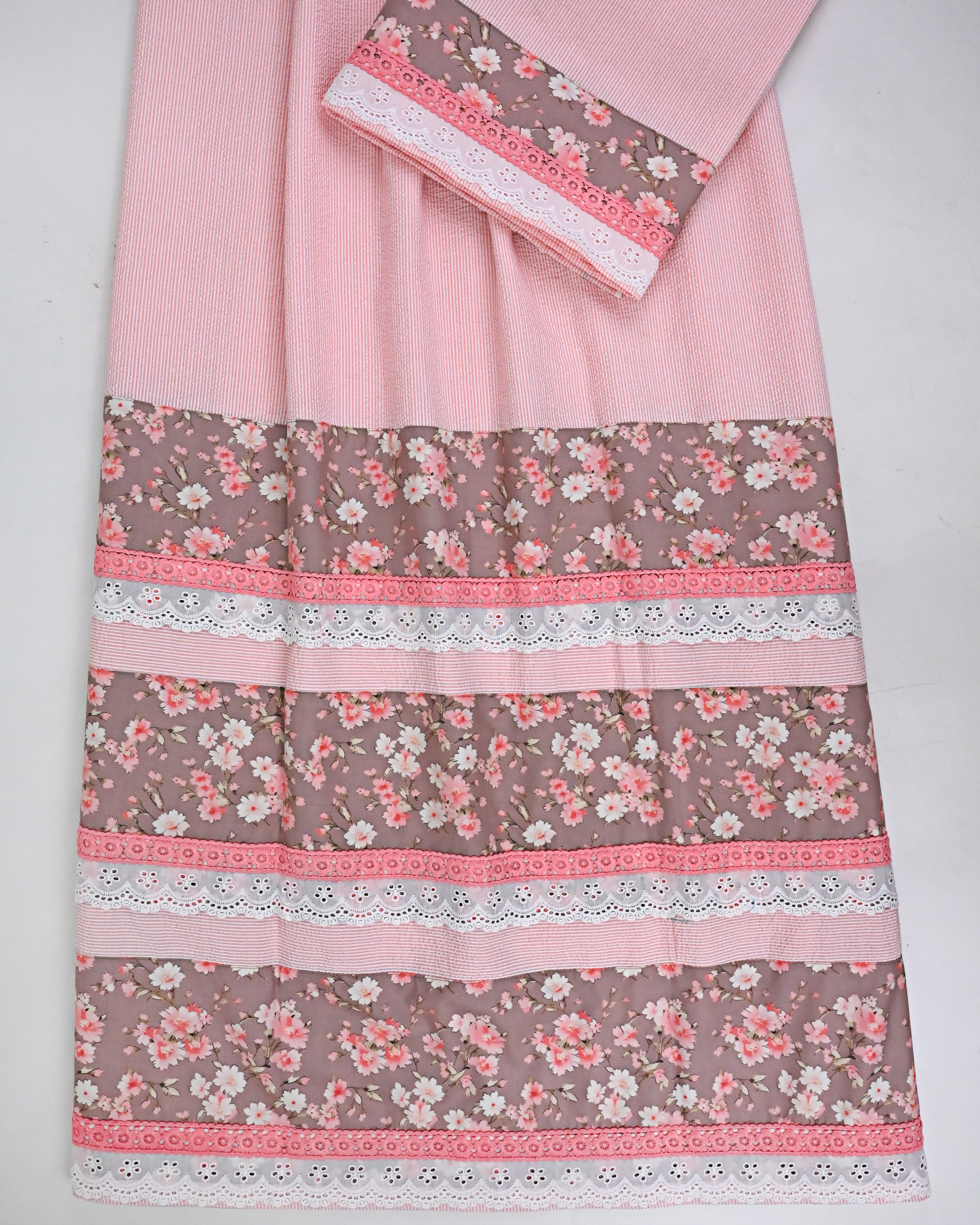 Baby Pink White Popcorn Rida With Smart High Floral Panel & Lace-2200/-