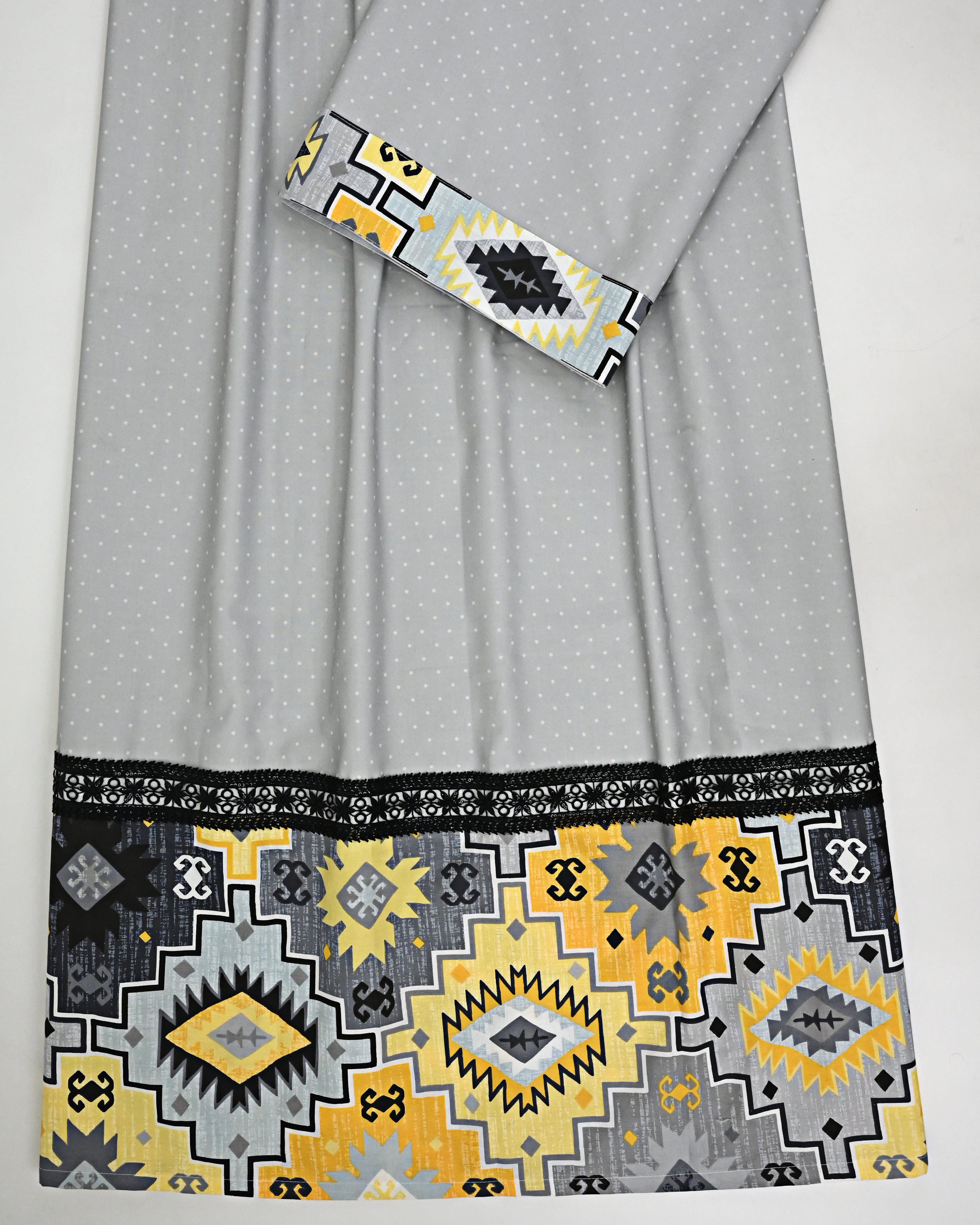 Light Grey White Dots Rida With Geometric Design Print Panel & Small Black Lace