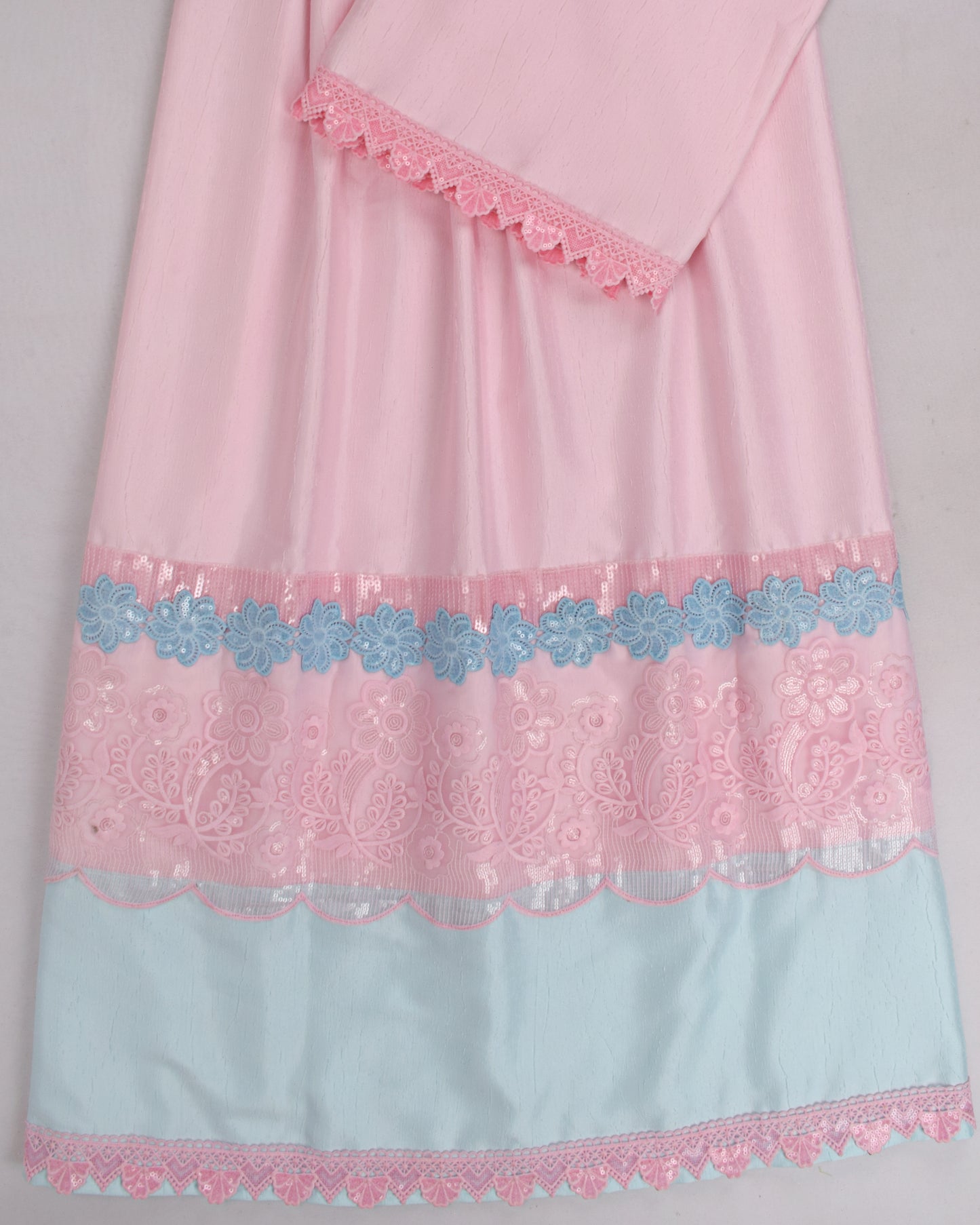 Baby Pink Rida With Sequence Lace & Smart Light Panel