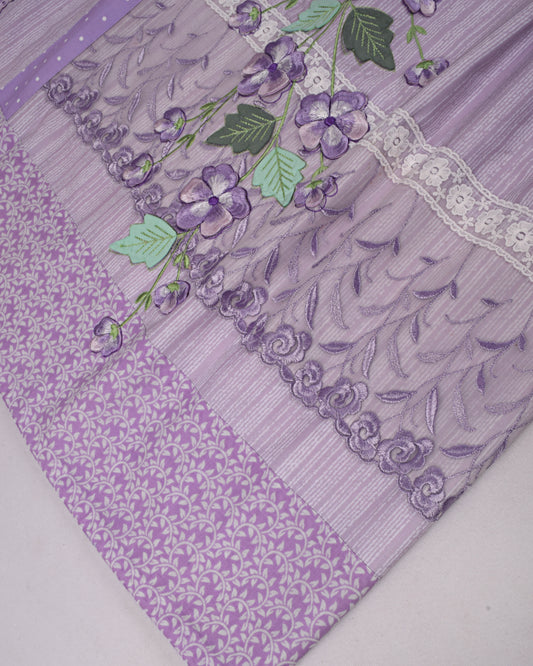 Light Purple Rida With Smart Lace Panel & Floral Applique Work