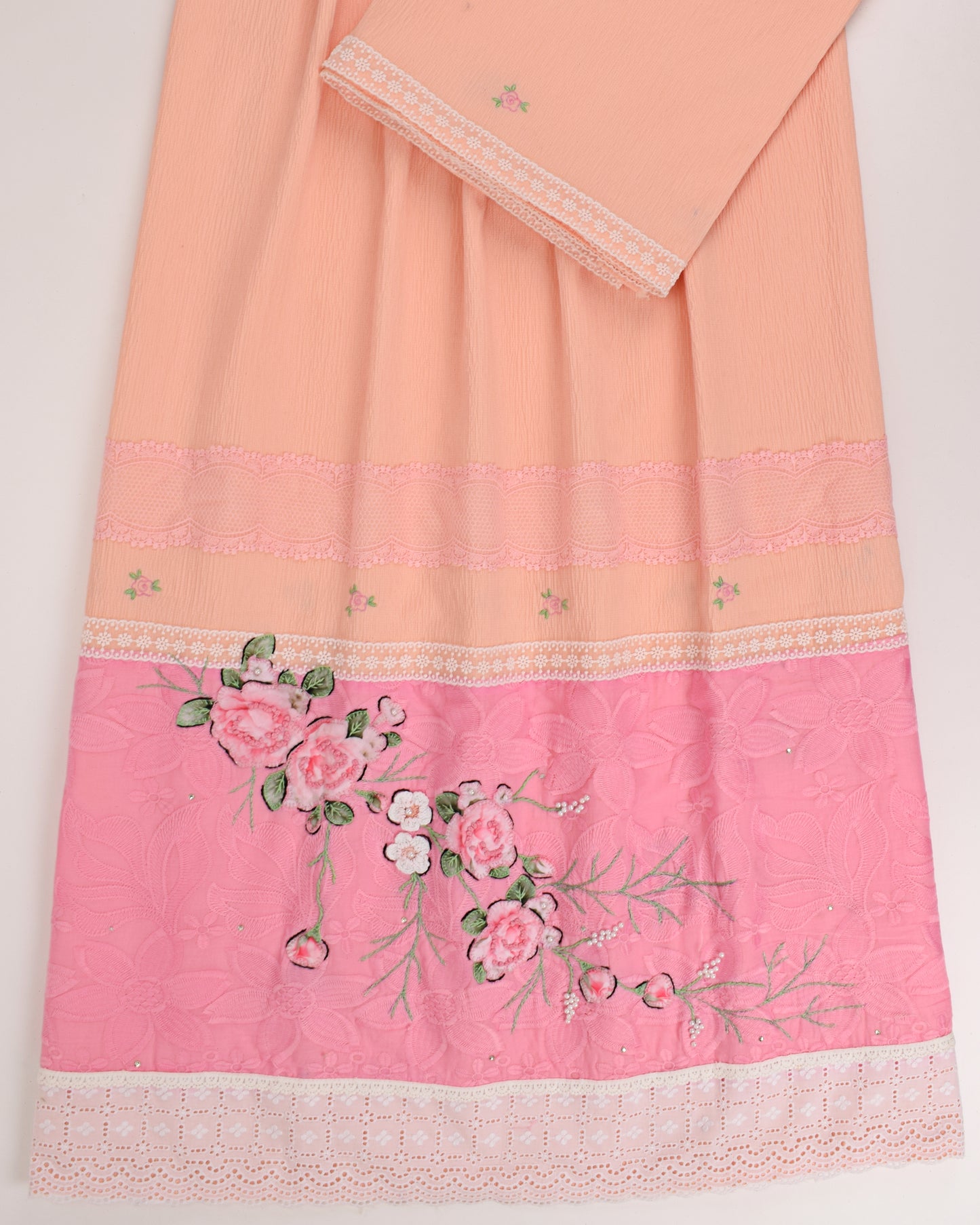 Rani Pink Rida With Fancy Standing Pattern & Smart Lace