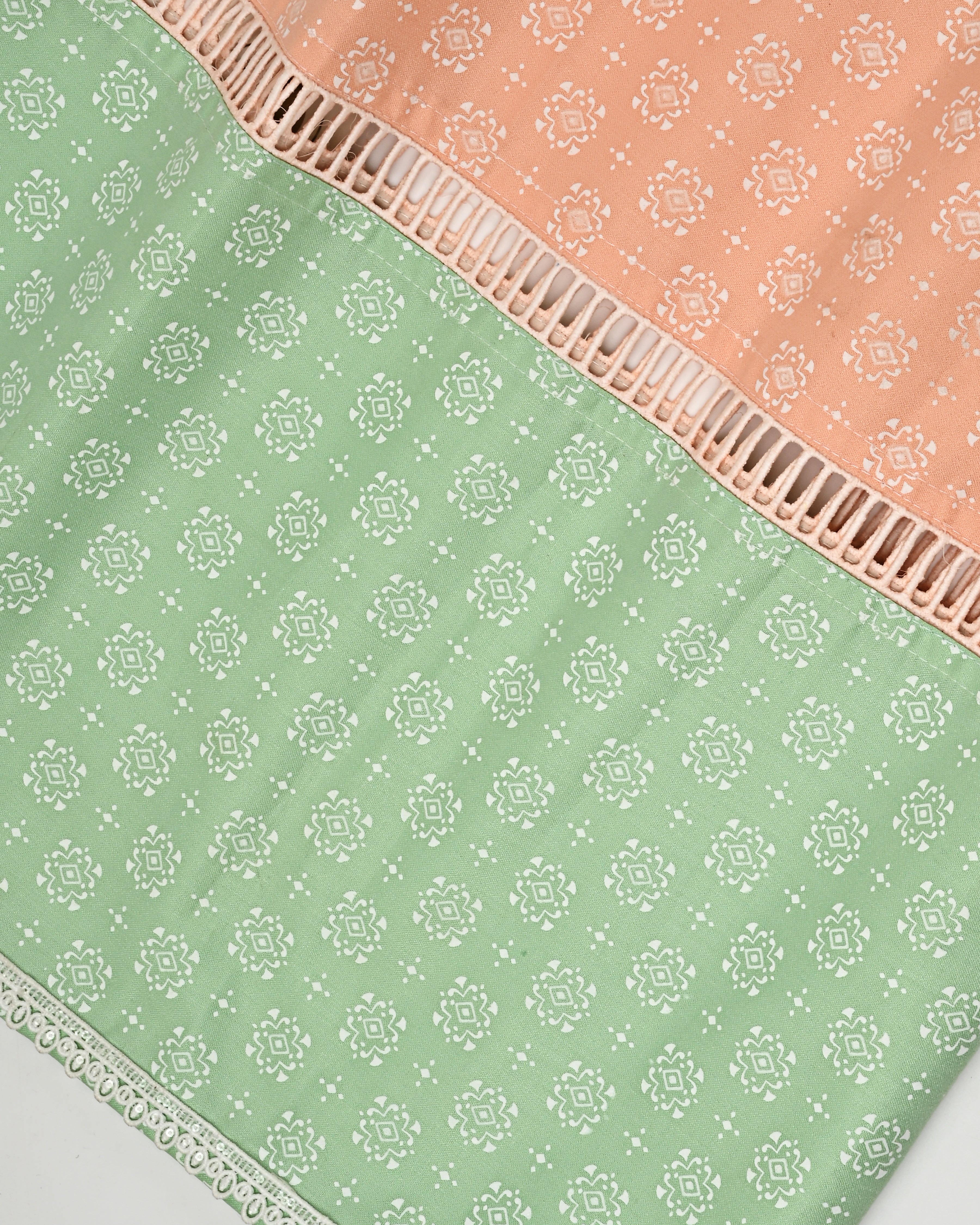 Light Peach & Light Green Self Print Rida With Smart Pattern & Smart Lace