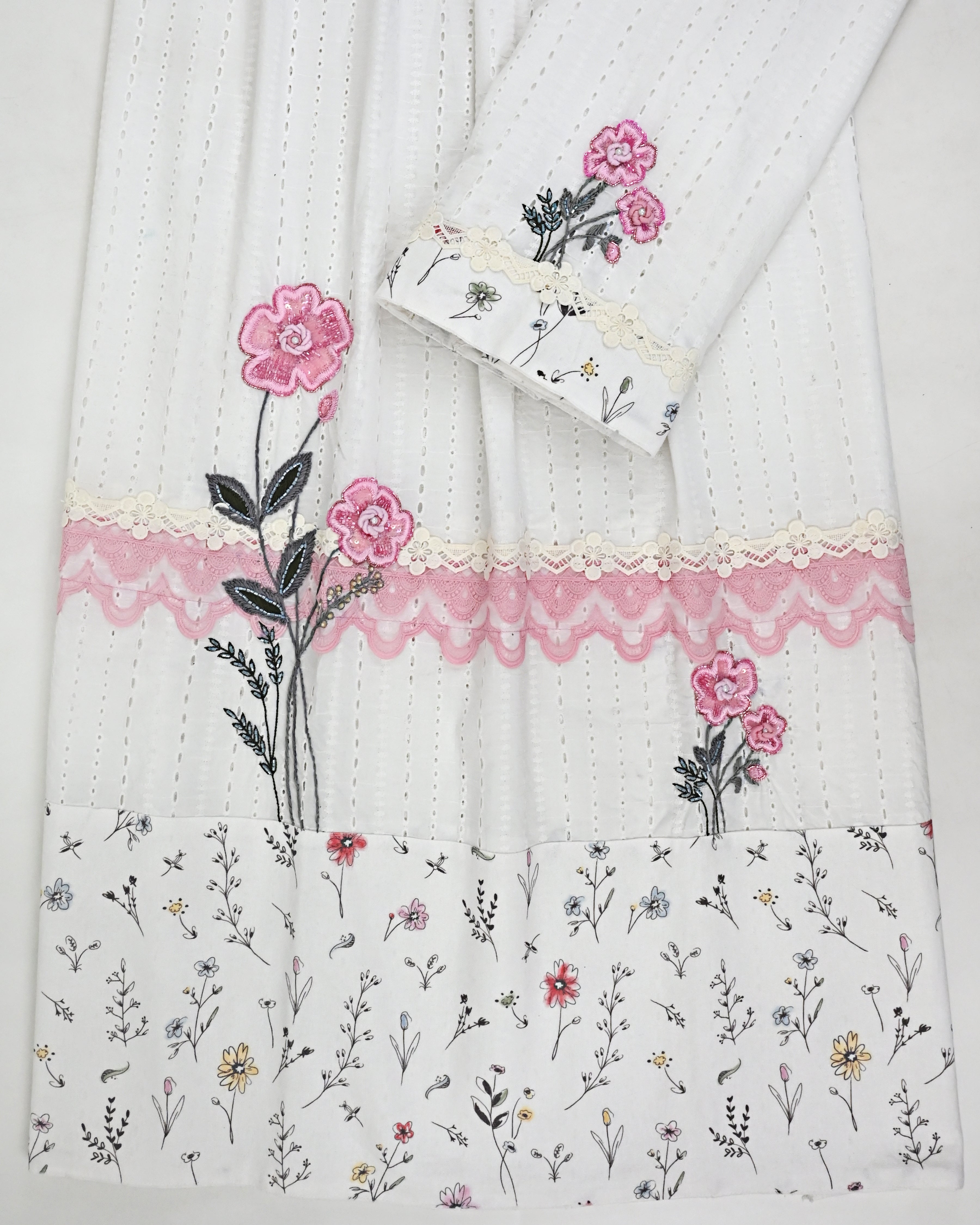 White Heavy Material Rida With Floral Print Panel Floral Work & Lace