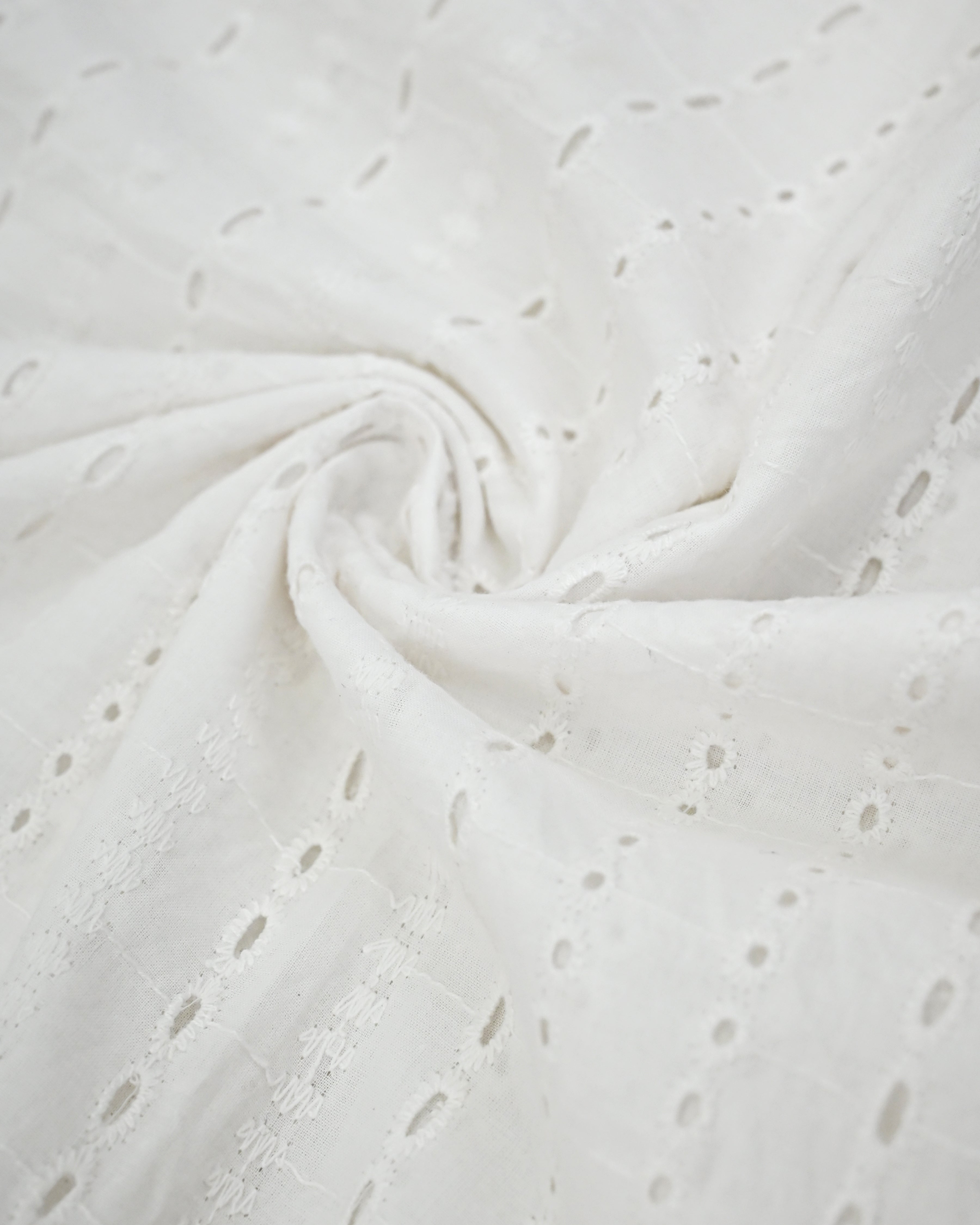 White Heavy Material Rida With Floral Print Panel Floral Work & Lace