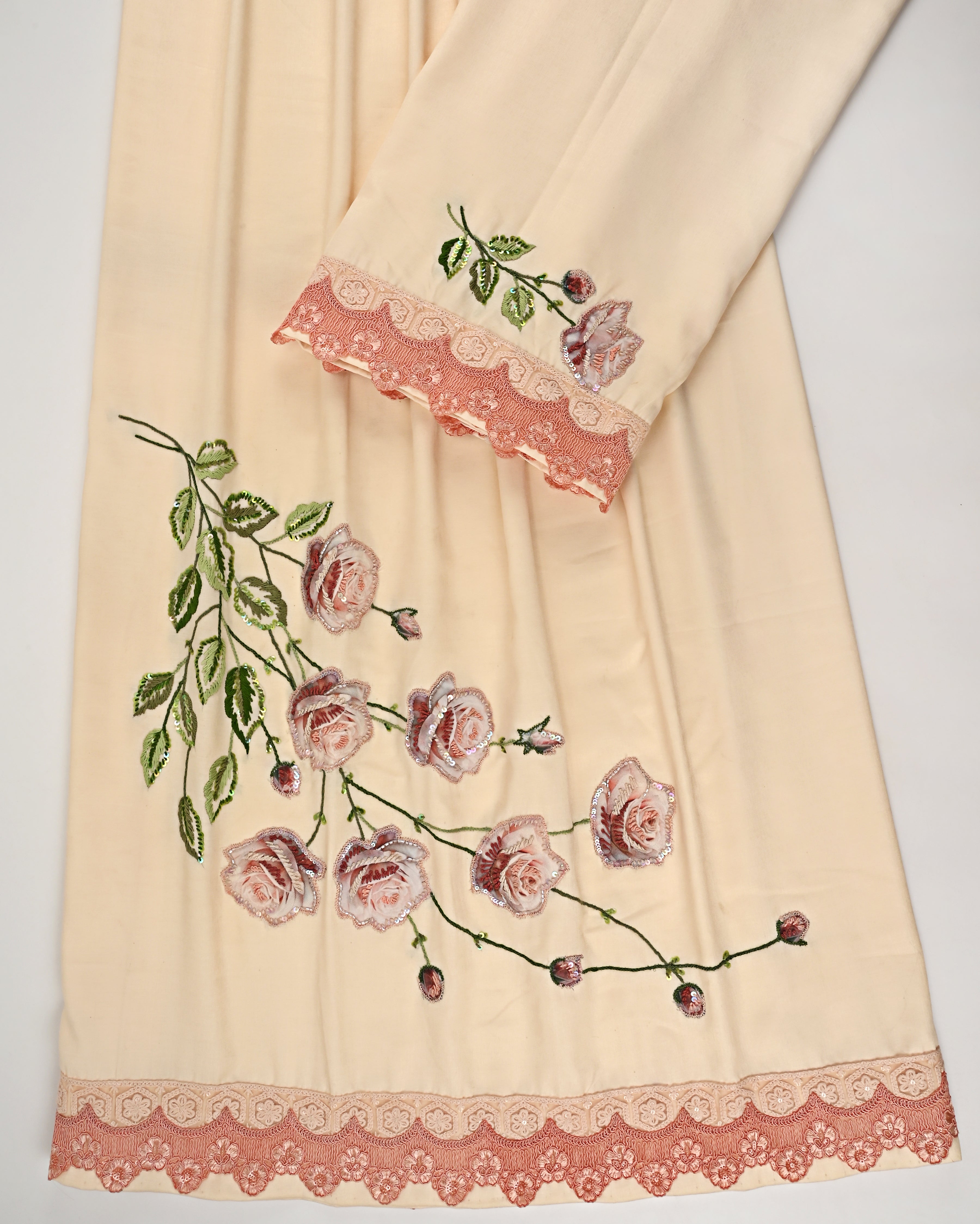 Cream Rida With Smart Lacing & Beautiful Floral Aari Work