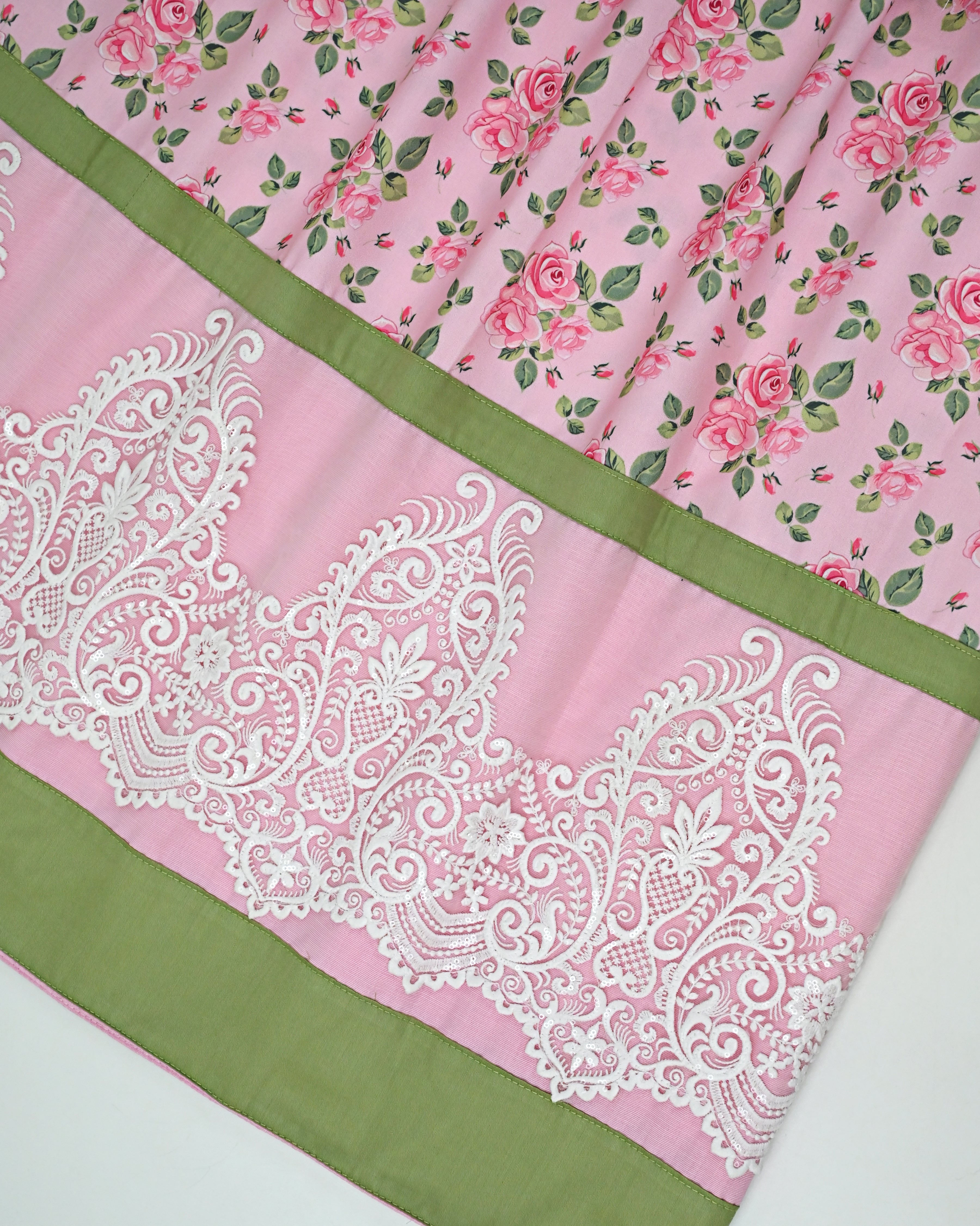 Baby Pink Base Floral Printed Rida With Smart Floral Lace & Green Panel