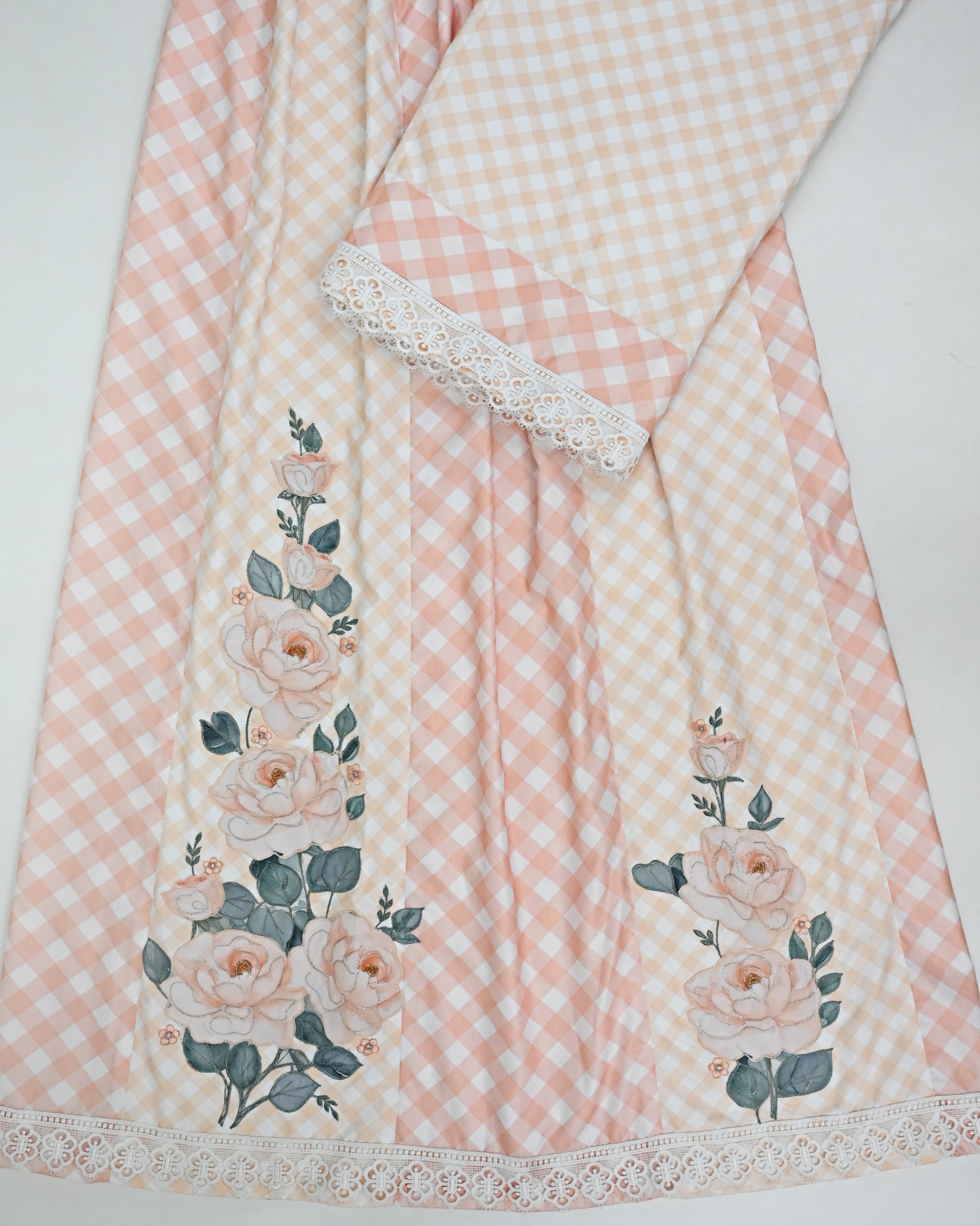 Peach & White Checks Rida With Smart Pattern & Smart Floral Applique Work