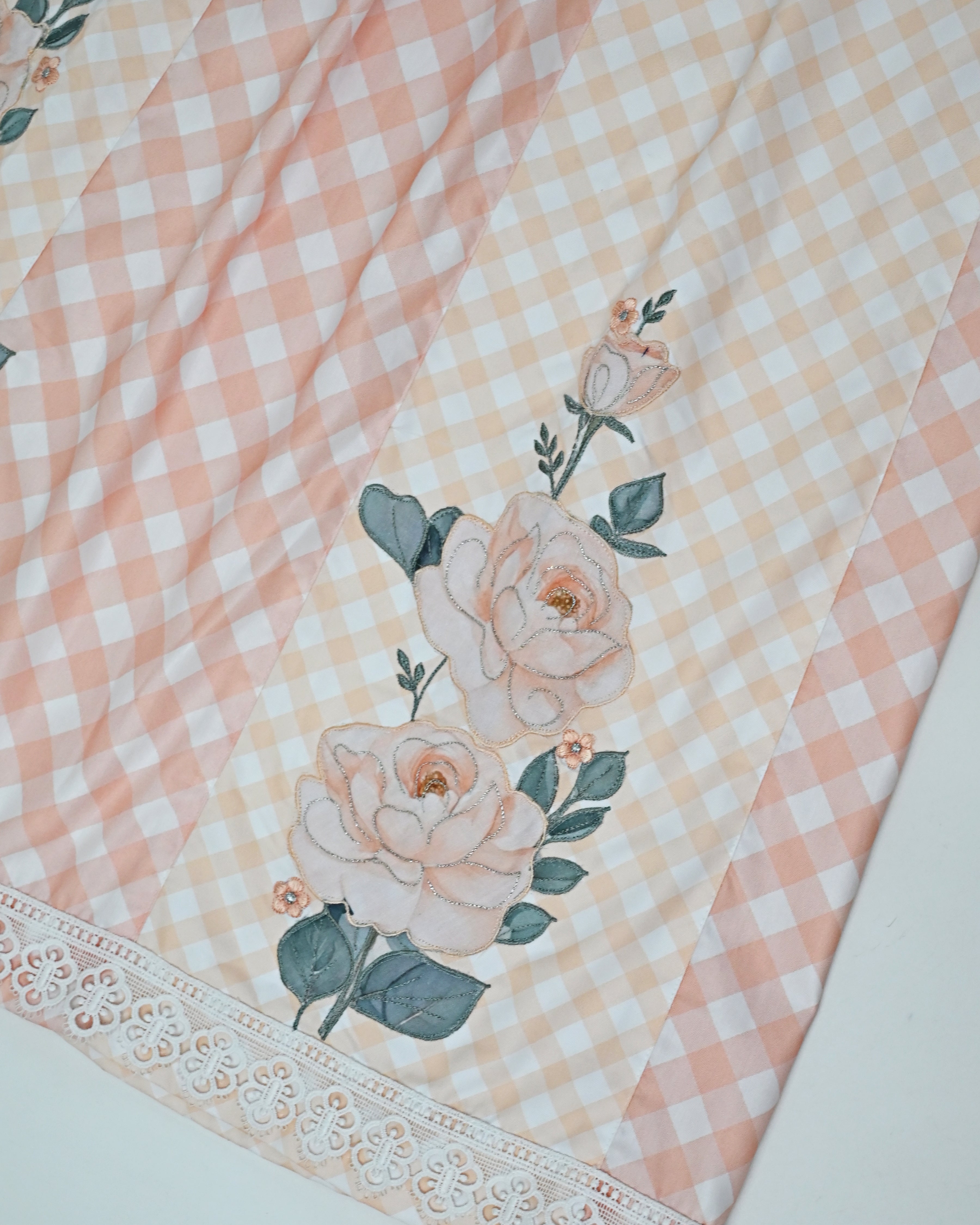 Peach & White Checks Rida With Smart Pattern & Smart Floral Applique Work