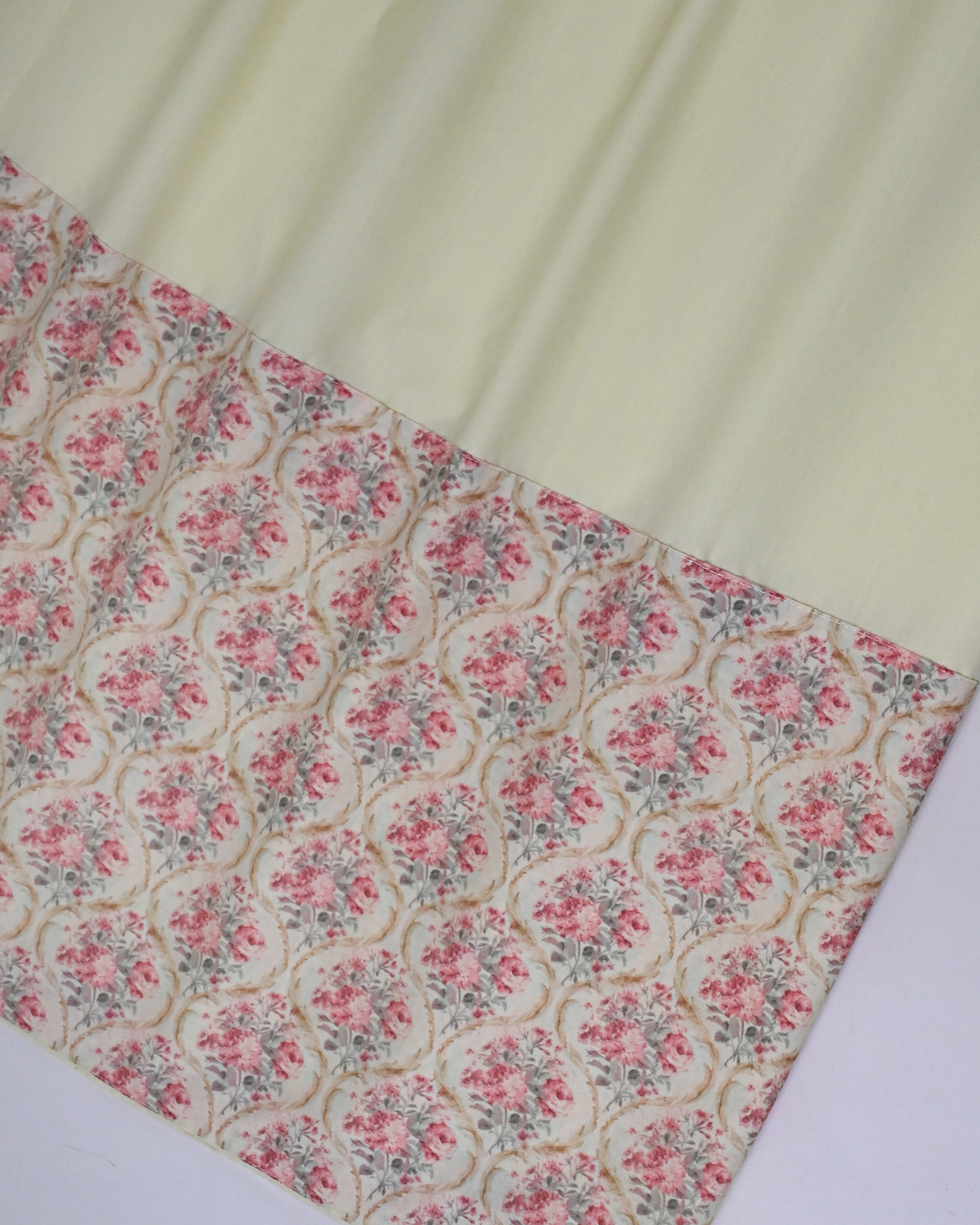 Lemon Yellow Rida With Smart Floral Panel