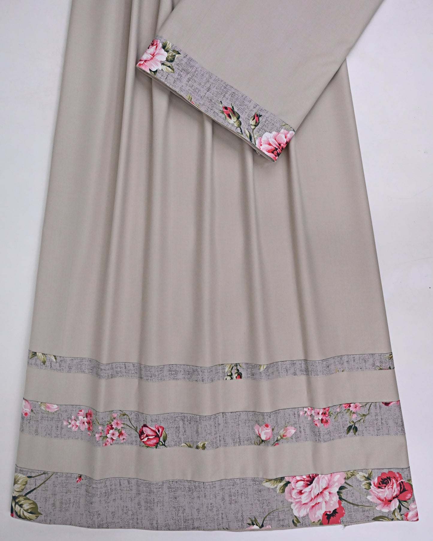 Stone Grey Ohbat Rida With Three Patta Panel-950/-