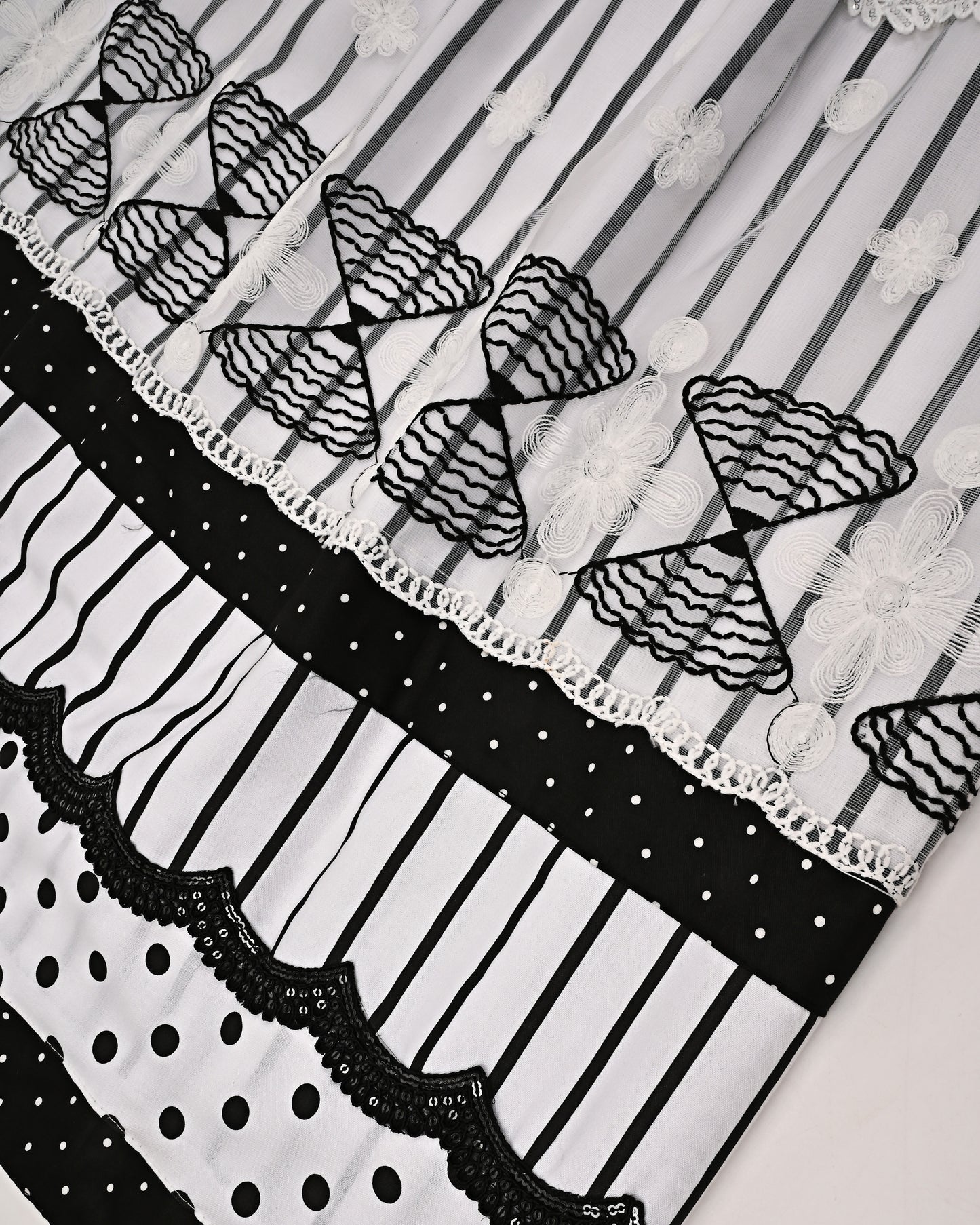 Black & White Stripes Rida With Smart B&W Pattern & Lace