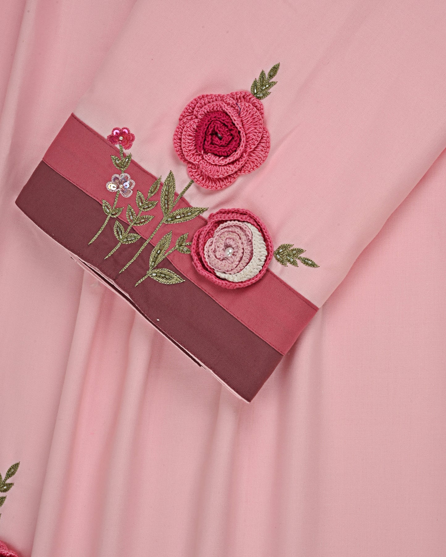 Misty Rose Pink Rida With Smart Dark Panel & Floral Handwork