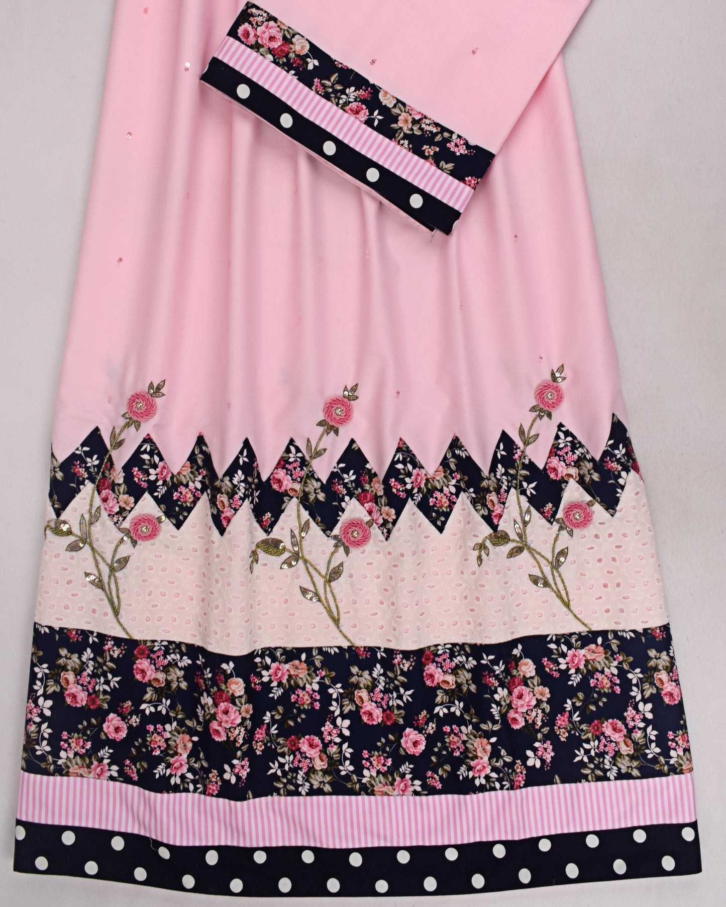 Baby Pink Rida With Hakoba Floral Panel & Aari Work