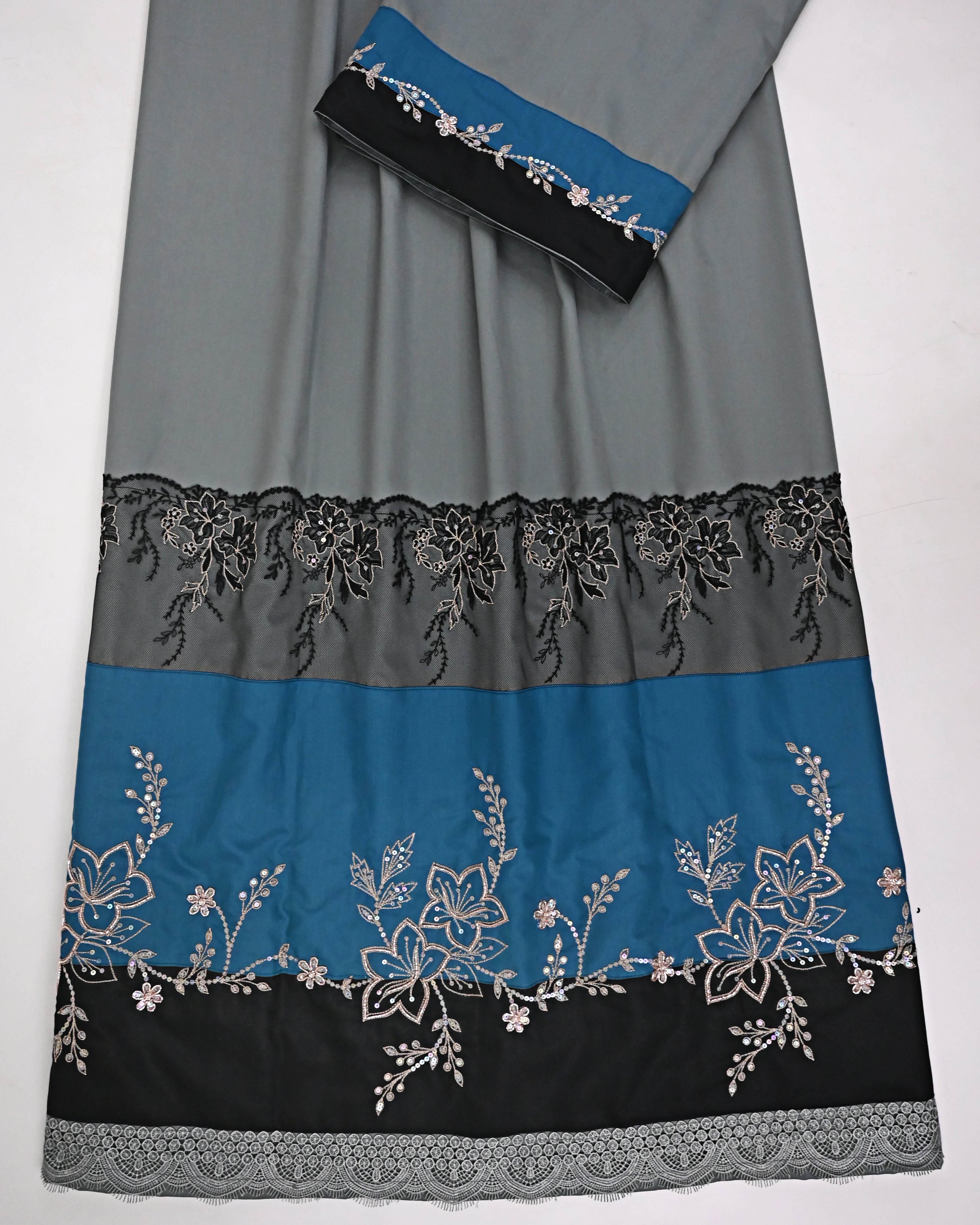 Ash Grey Rida With Plain Dark Panel Dark Lace & Floral Aari Work Border