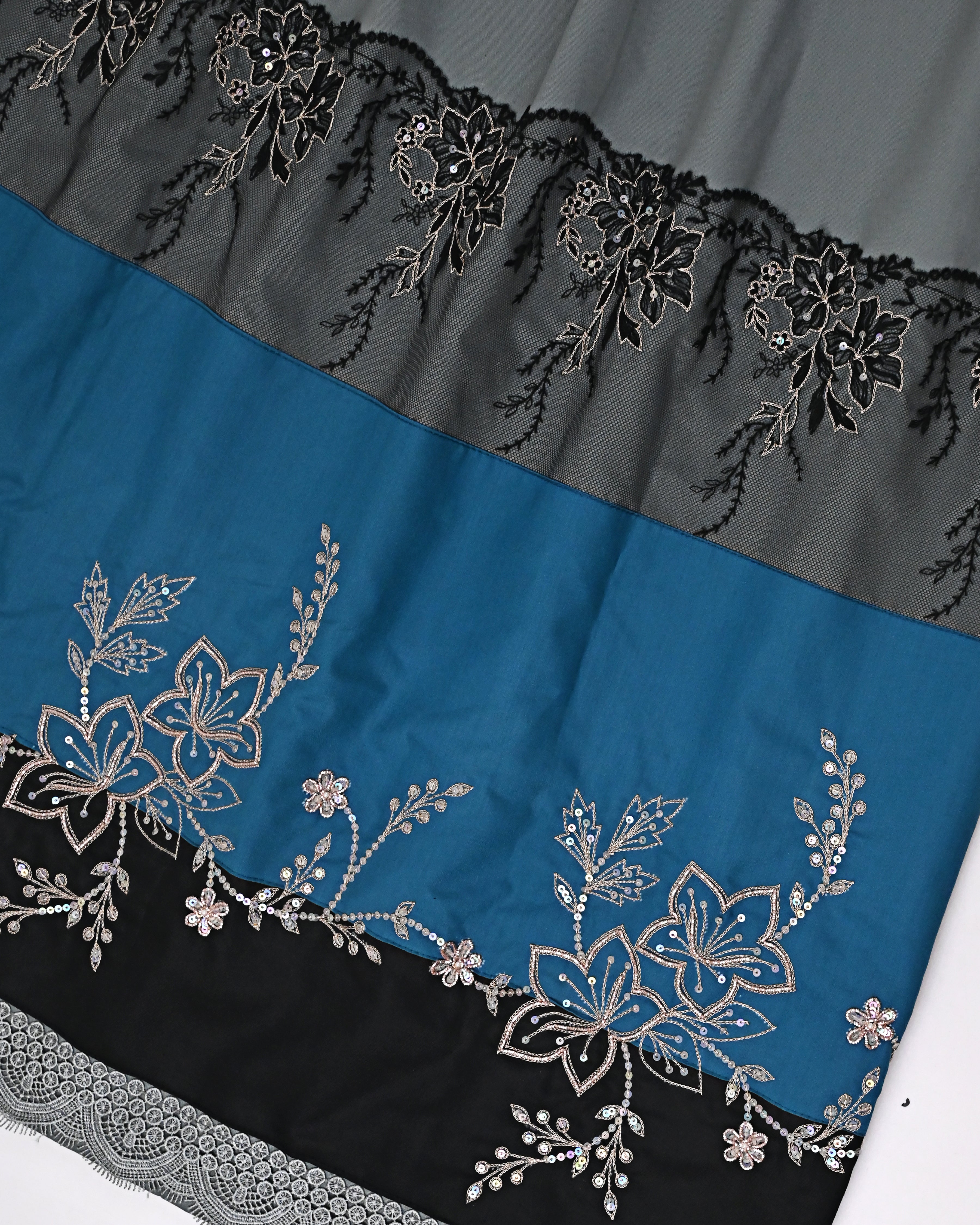 Ash Grey Rida With Plain Dark Panel Dark Lace & Floral Aari Work Border