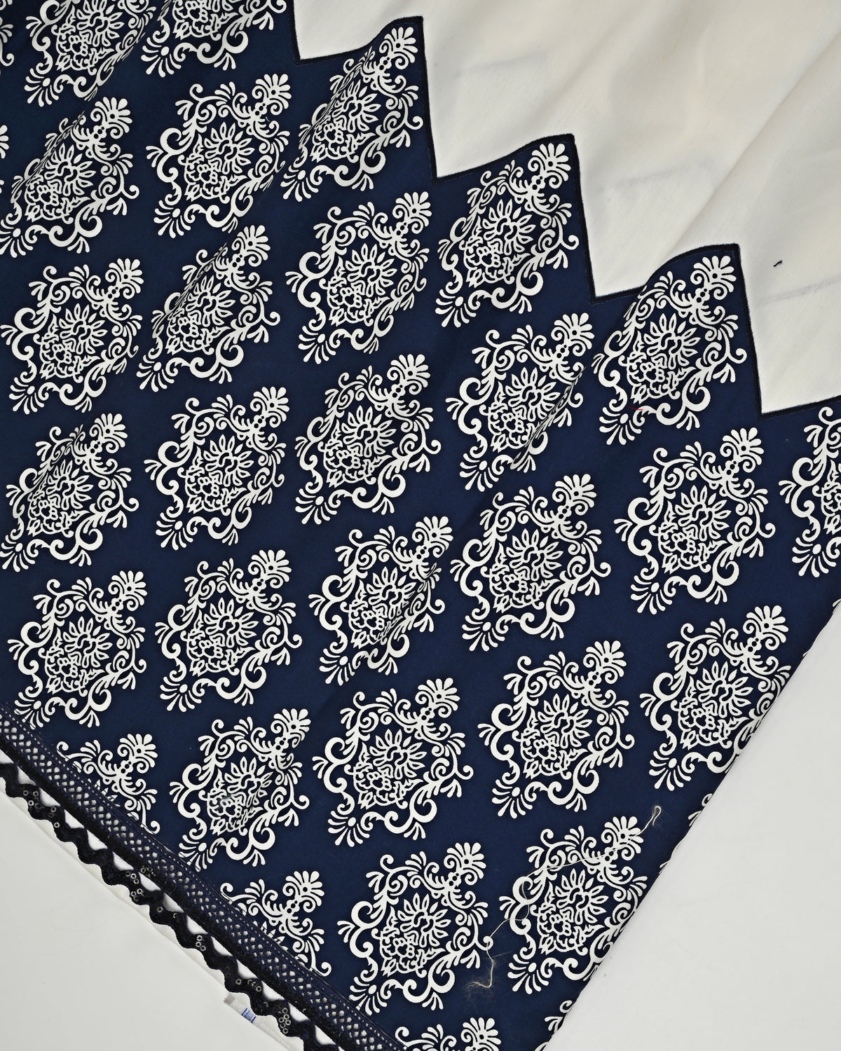 Off White Rida With Smart Navy Blue Printed Panel – AL-Vard Collection