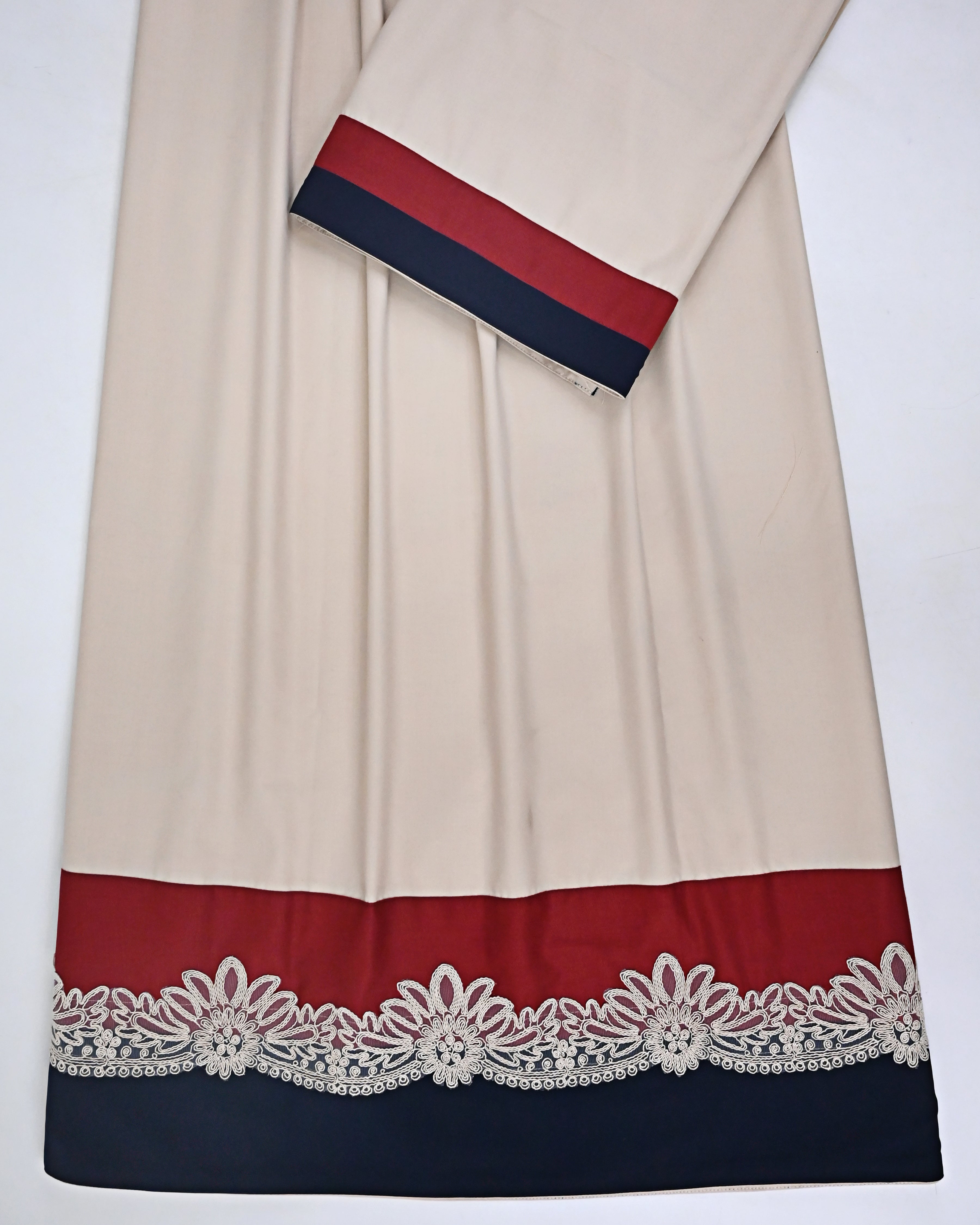 Beige Rida With Smart Dark Panel & Smart Floral Lace