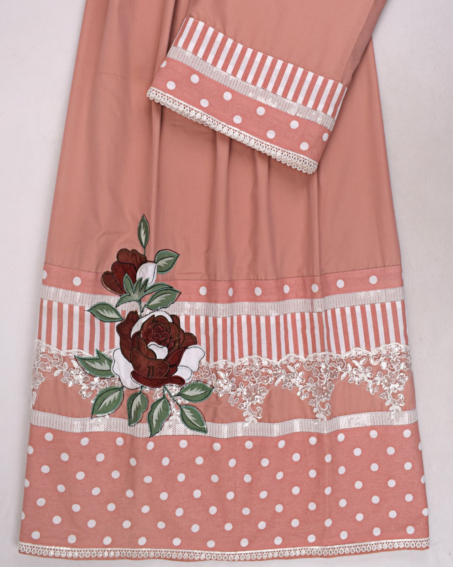 Pinkish Peach Rida With Smart Panel & Rose Applique Bunch