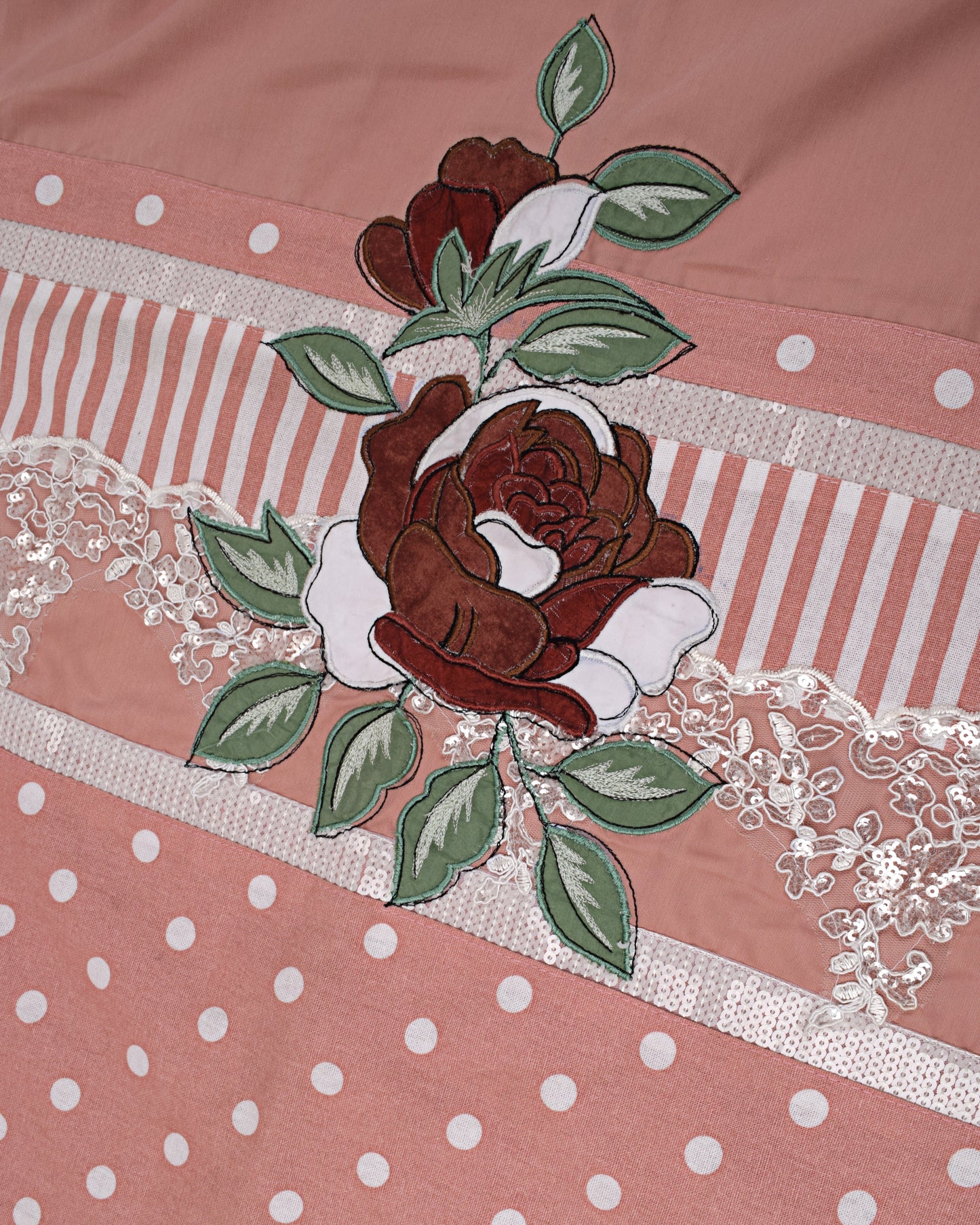 Pinkish Peach Rida With Smart Panel & Rose Applique Bunch