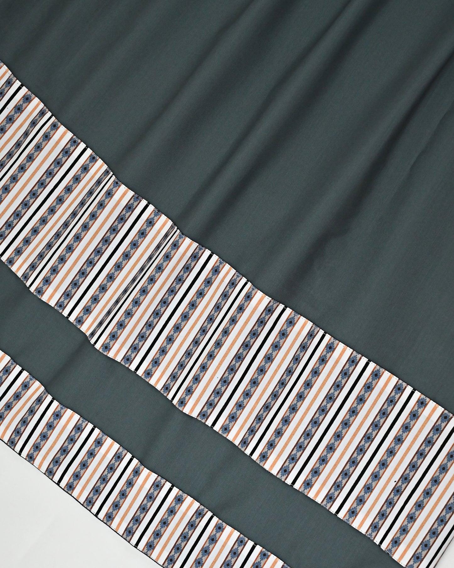 Dark Grey Ohbat Rida With Smart Printed Panel