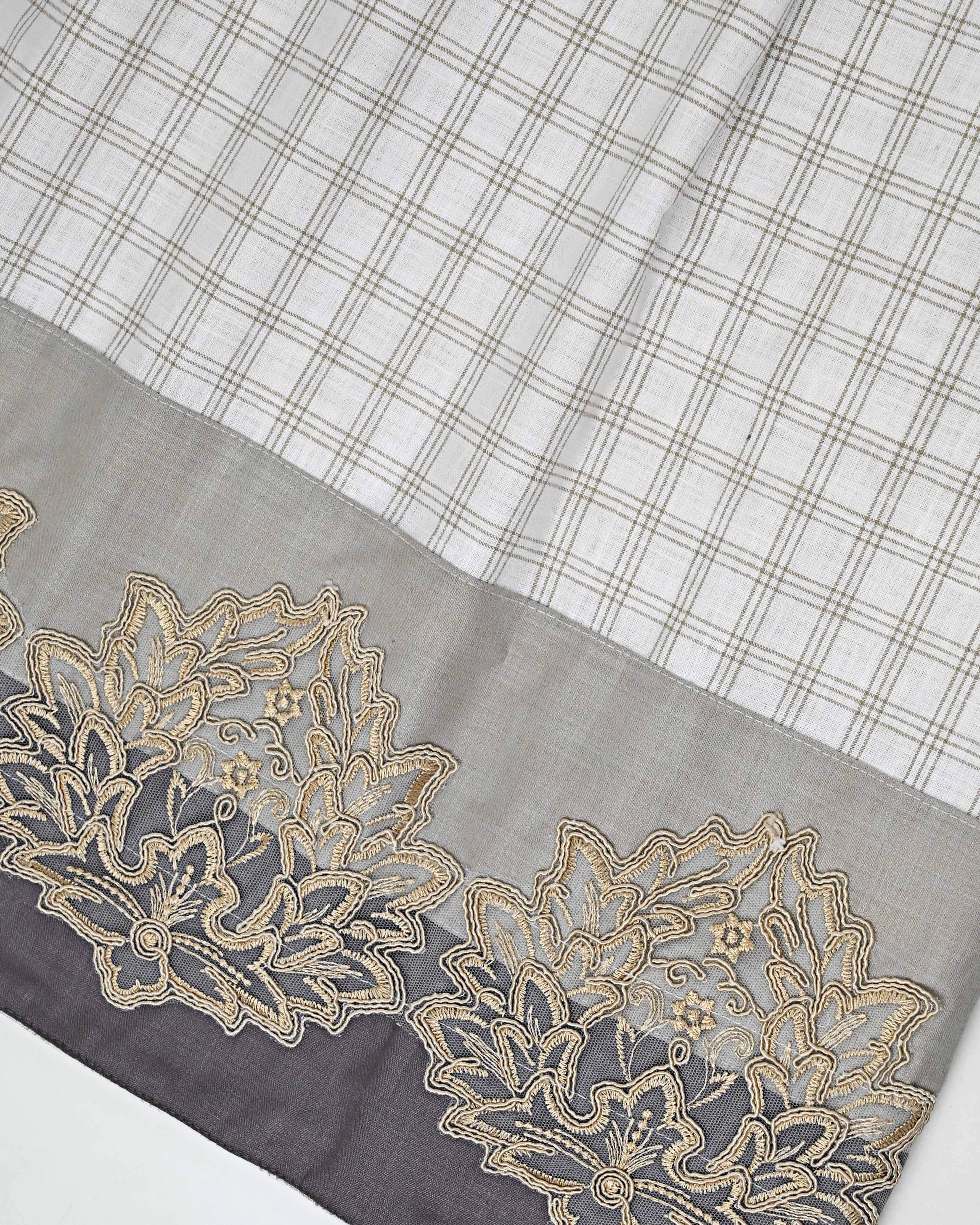 Smart Checks Print Rida With Smart Pattern & Smart Floral Lace
