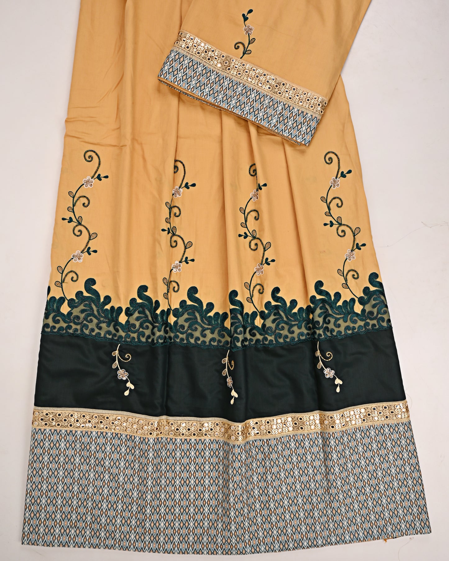 Golden Rida With Dark & Design Panel & Lite Aari Floral Work