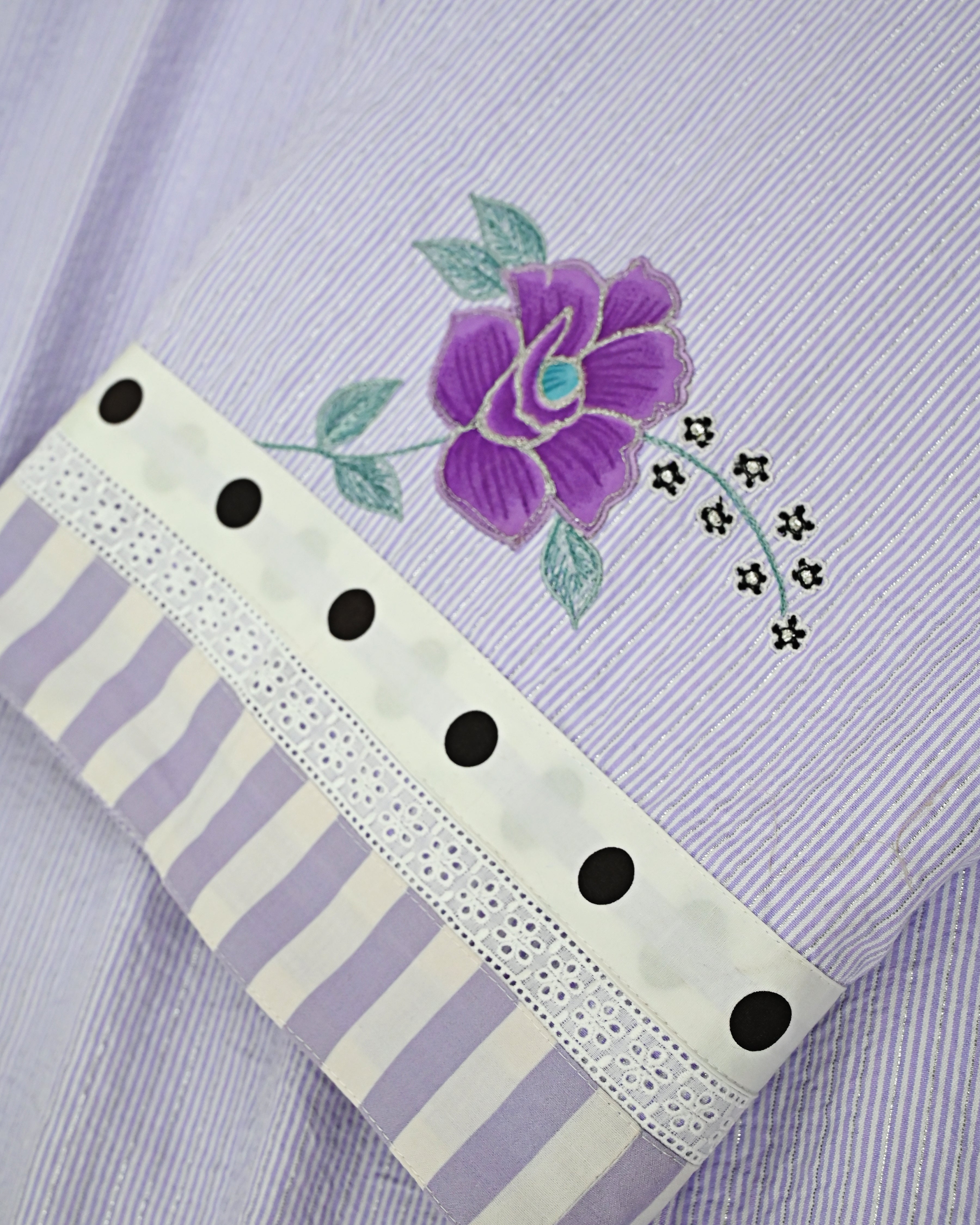 Lilac Rida With Smart Floral Bunch In Centre Smart Lace & Smart Panel-2350/-