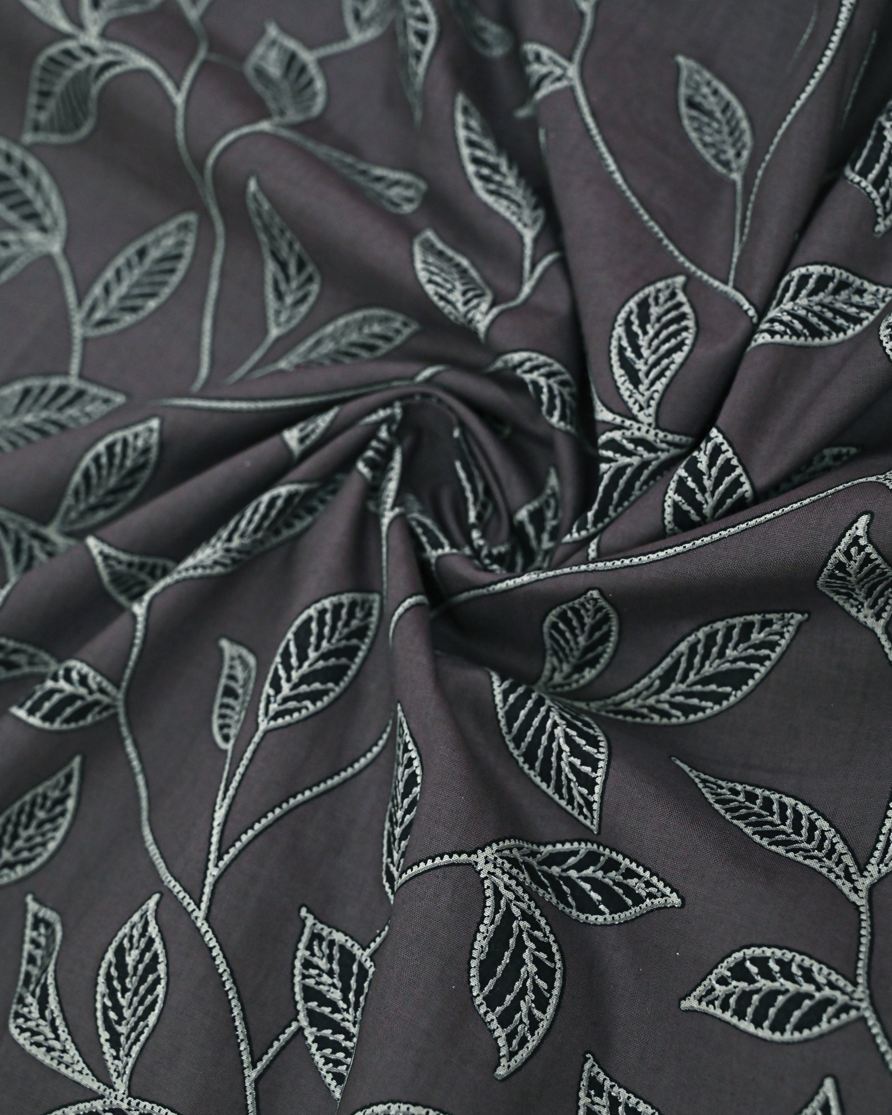 Dark Charcoal Grey Self Leafy Print Rida With Smart Grey Panel & Smart Dark Lace-1500/-
