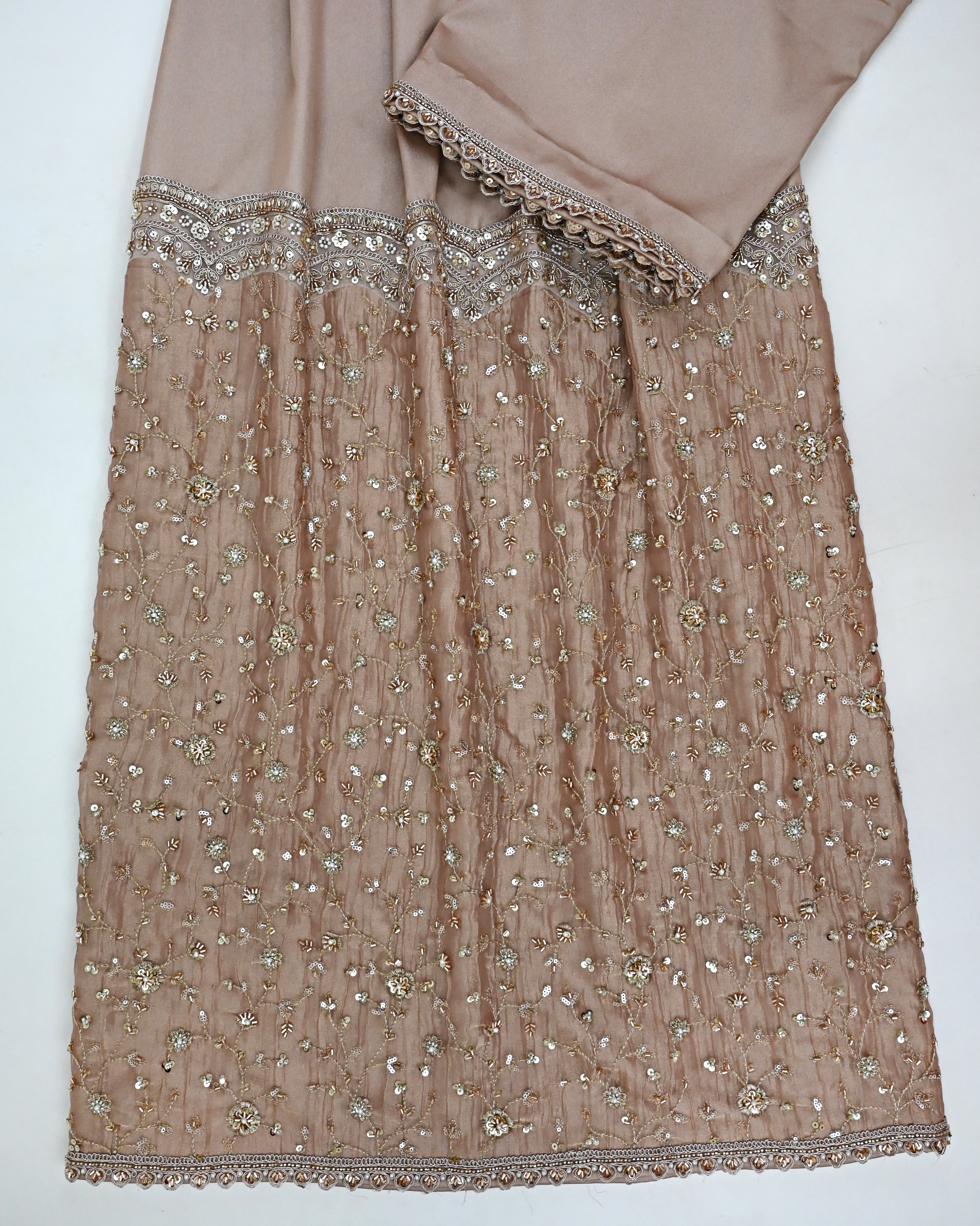 Golden Full Aari Work Rida With Heavy Look & Heavy Lace