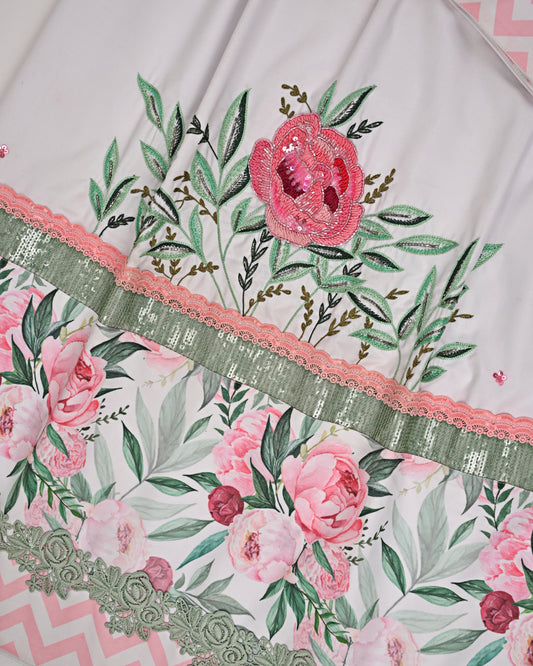 Off White Rida With Smart Floral Panel & Floral Aari Bunch