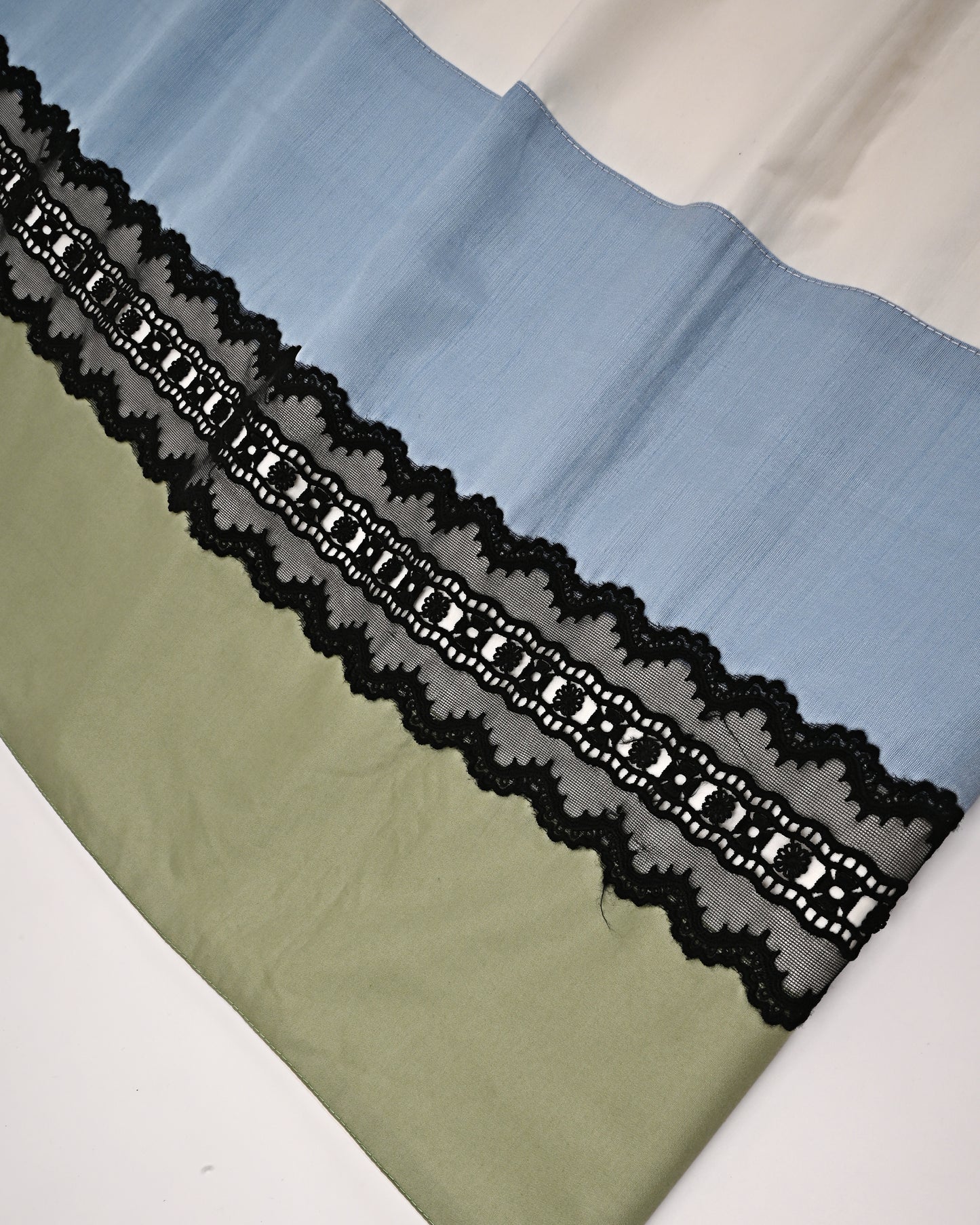 Off White Rida With Blue & Green Panel & Black Lace