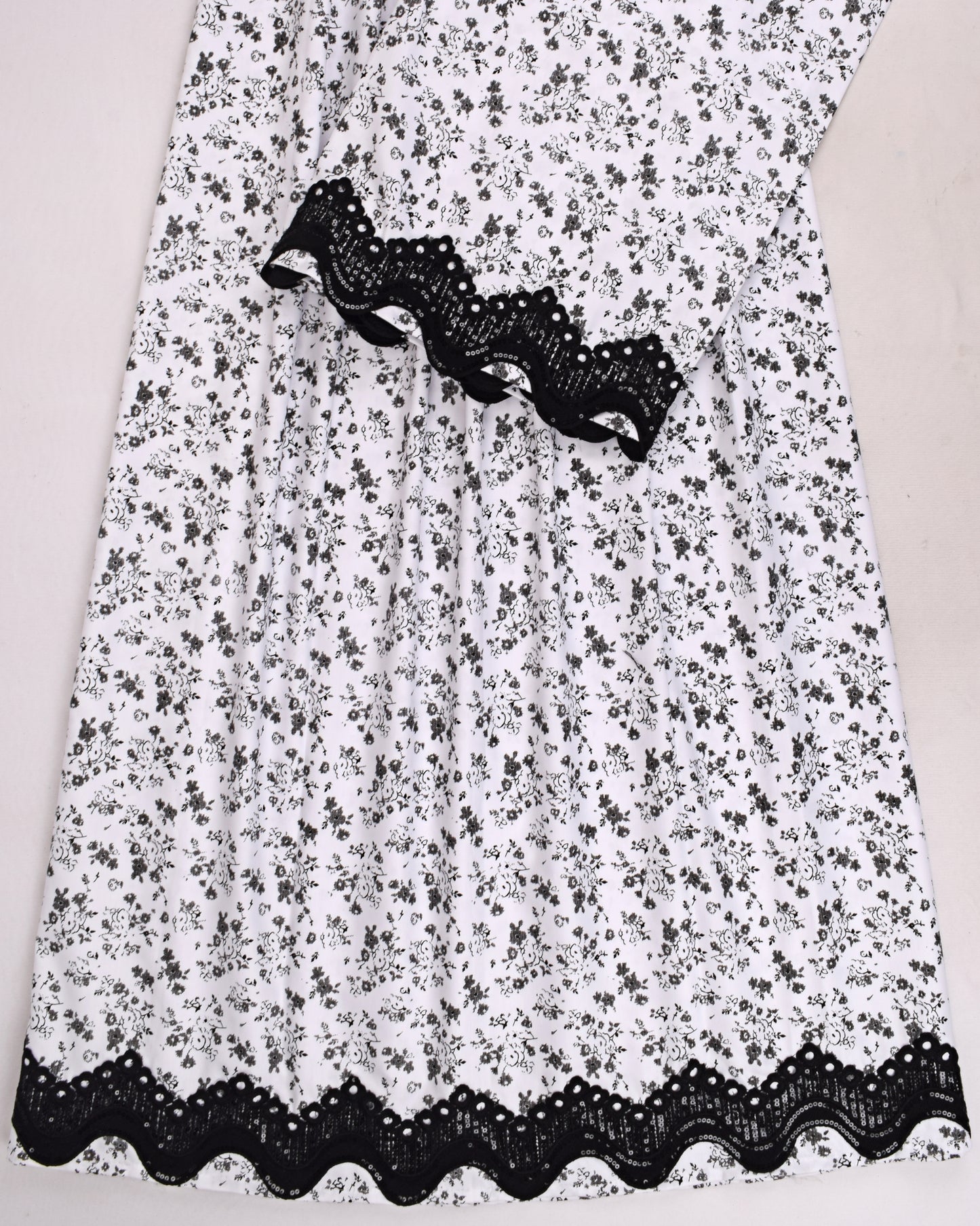 Black & White Printed Rida With Smart Lace
