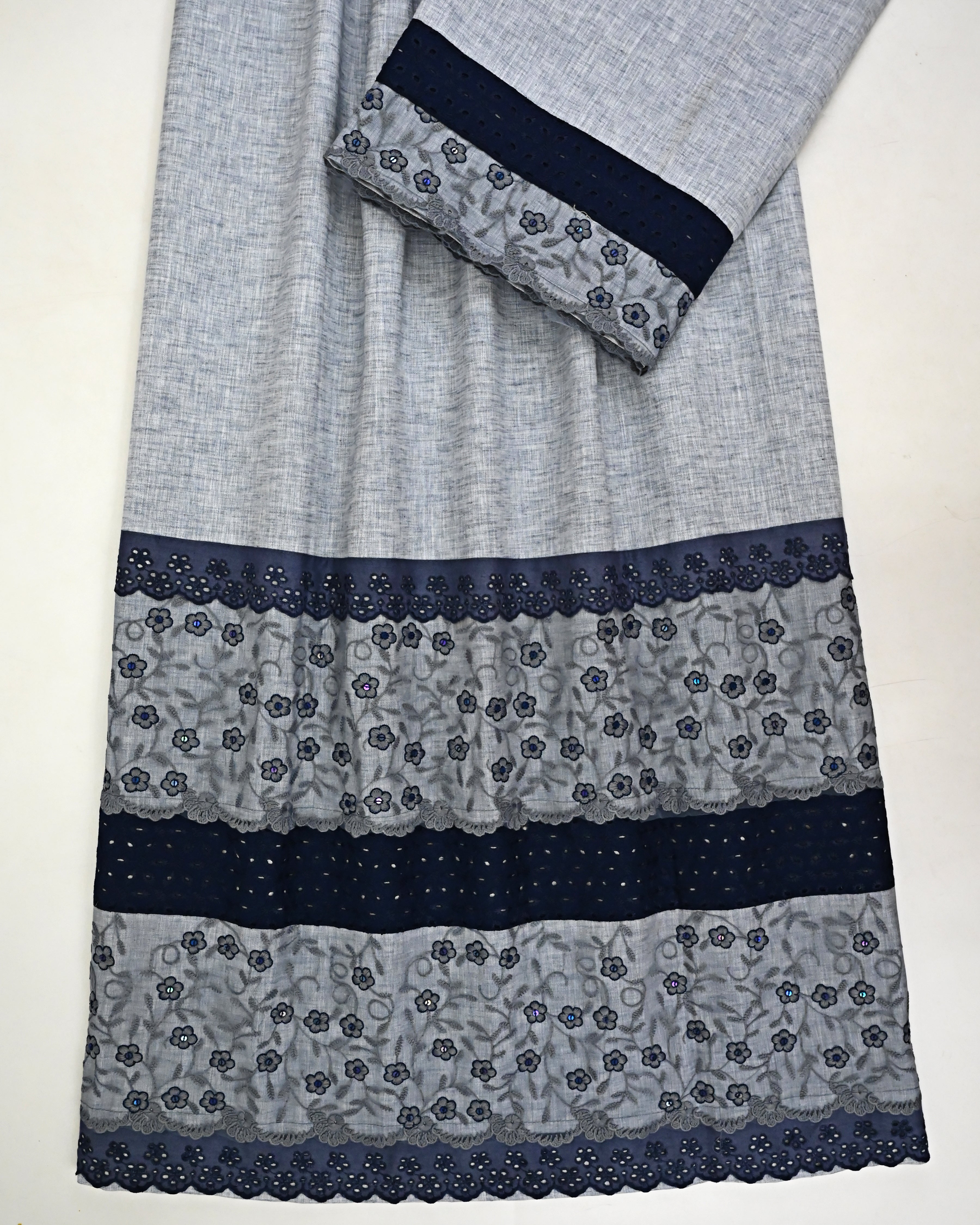 Ash Grey Rida With Smart Dark Lacing & Smart Aari Touch Up Grey Lace Peice