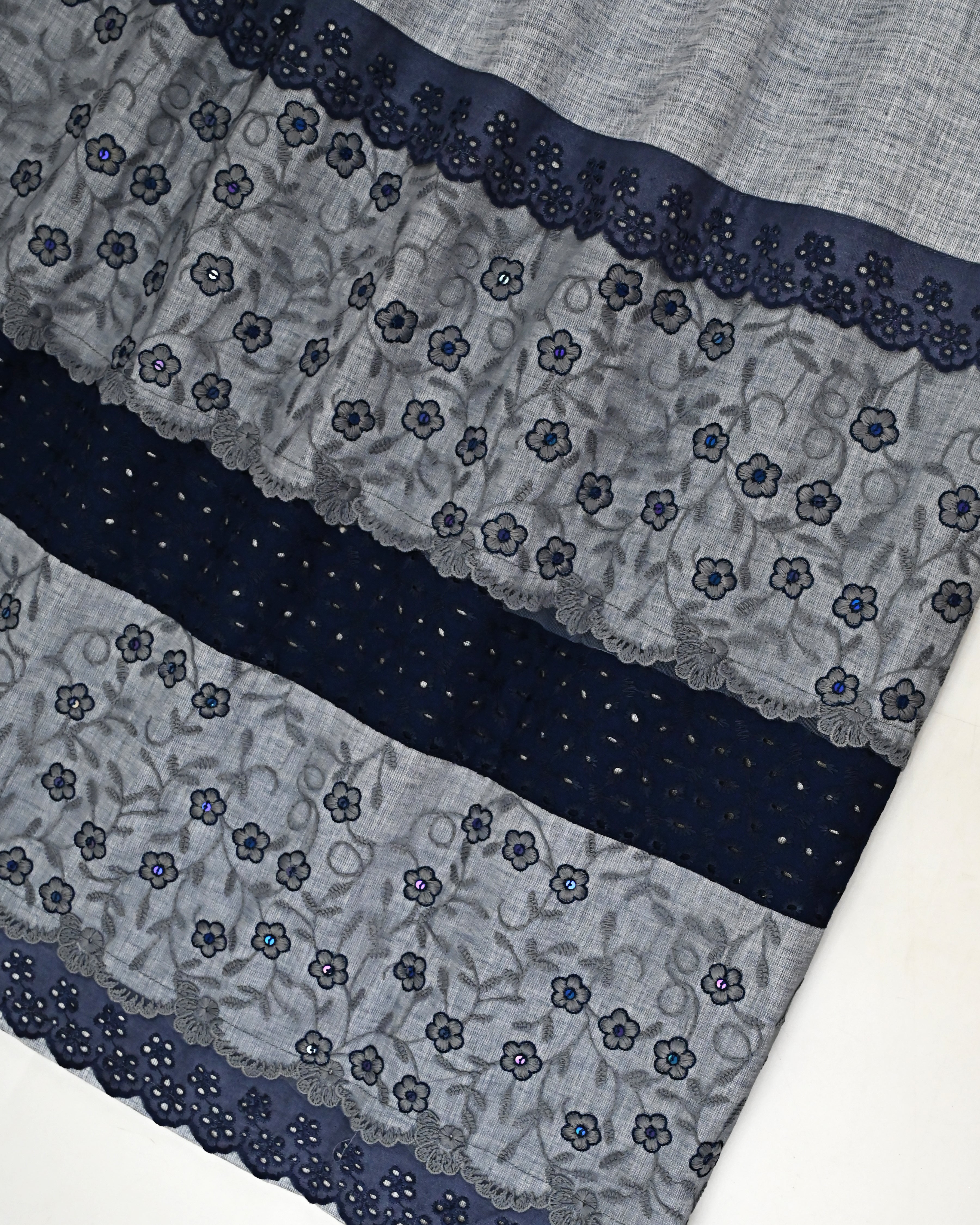 Ash Grey Rida With Smart Dark Lacing & Smart Aari Touch Up Grey Lace Peice