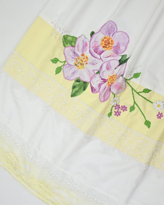 White Rida With Yellow Panel White Lace & Floral Applique Work Floral Emb Booties