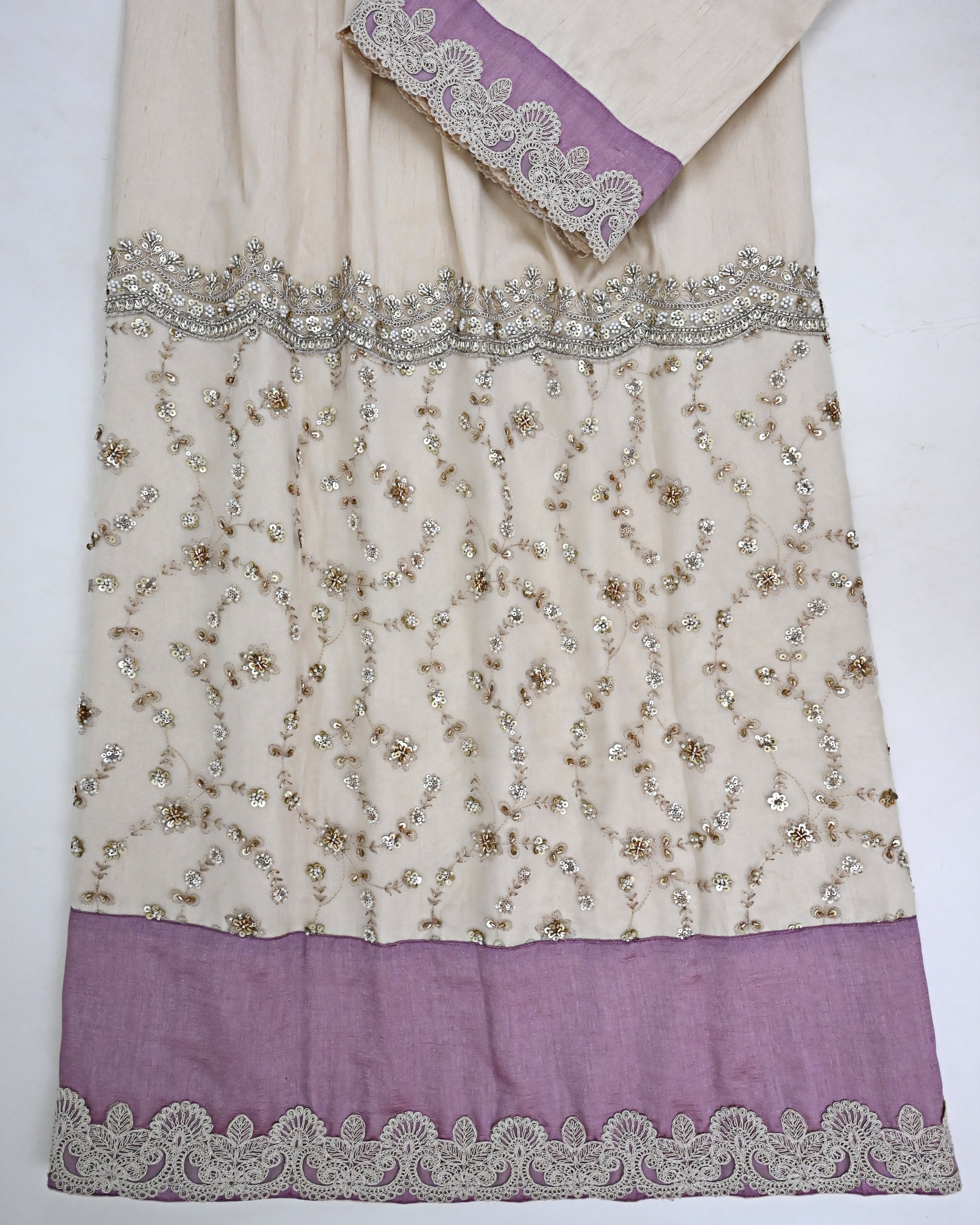 Beige Rida With Smart Golden Floral Lace Pc Smart Plain Panel & Golden Lace