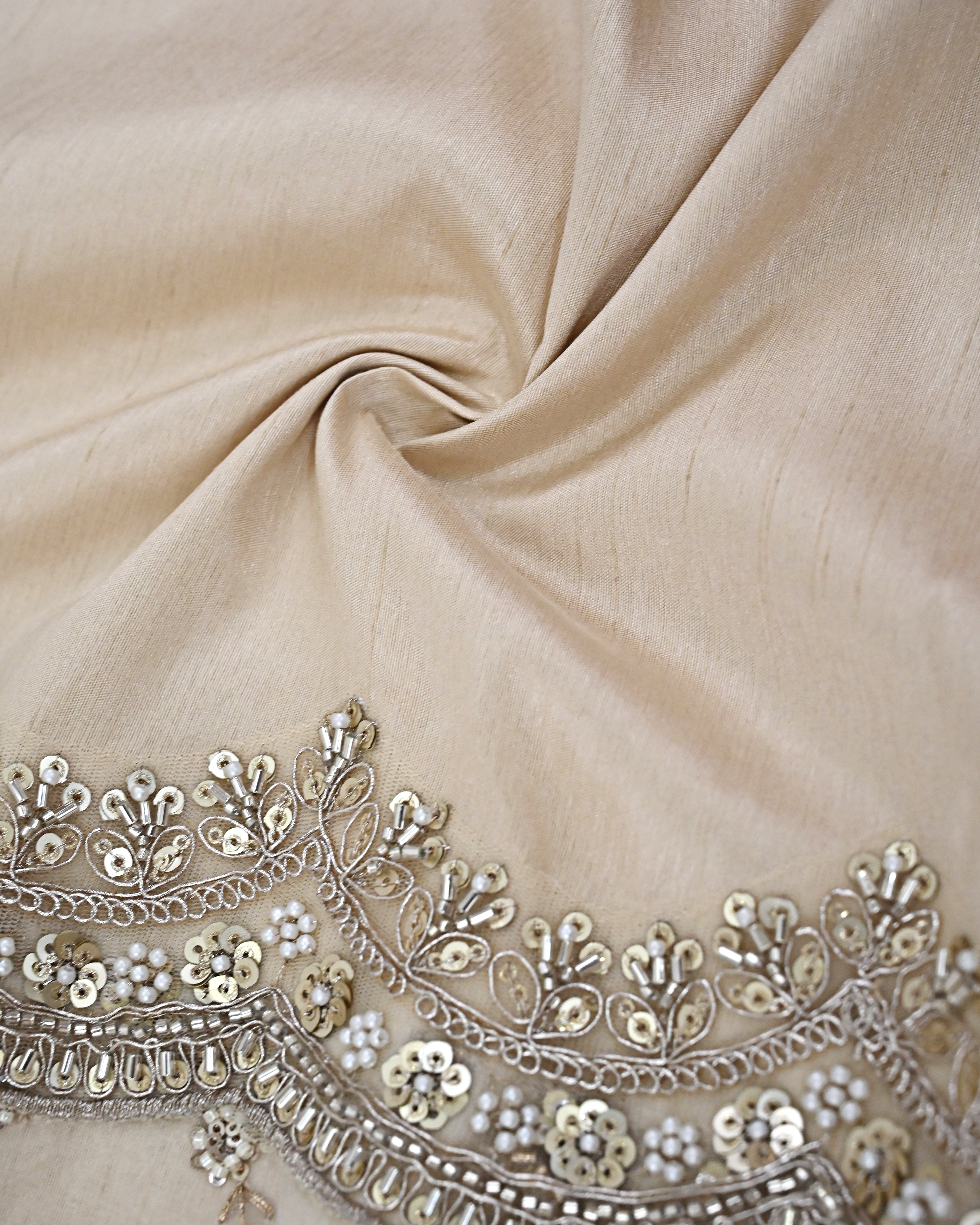Beige Rida With Smart Golden Floral Lace Pc Smart Plain Panel & Golden Lace