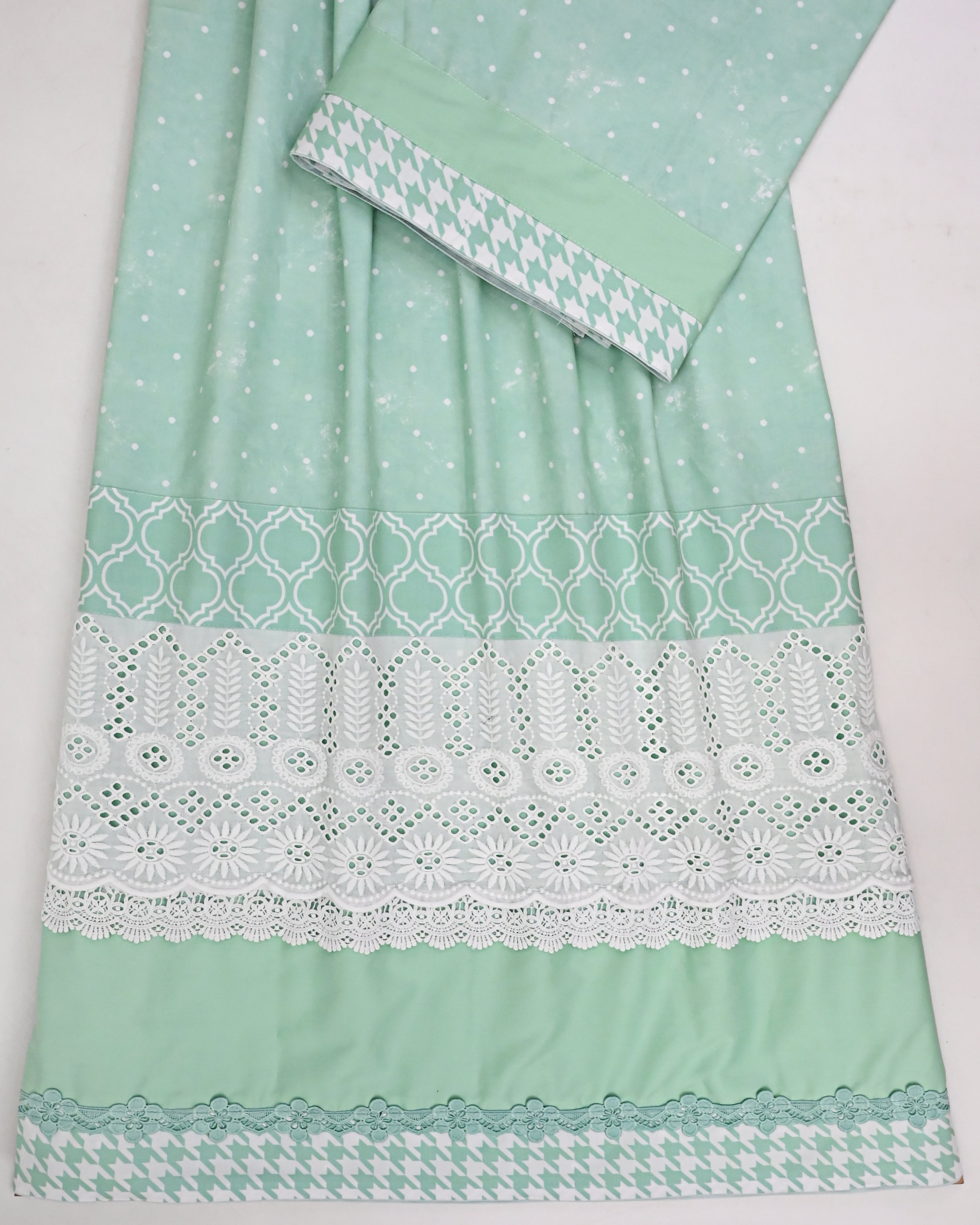 Sea Foam Green With Hakoba Lace & Smart Design Panel