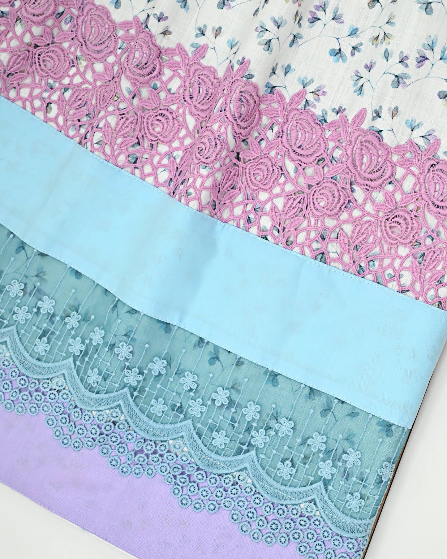 White Base Floral Printed Rida With Smart Lacing & Panel