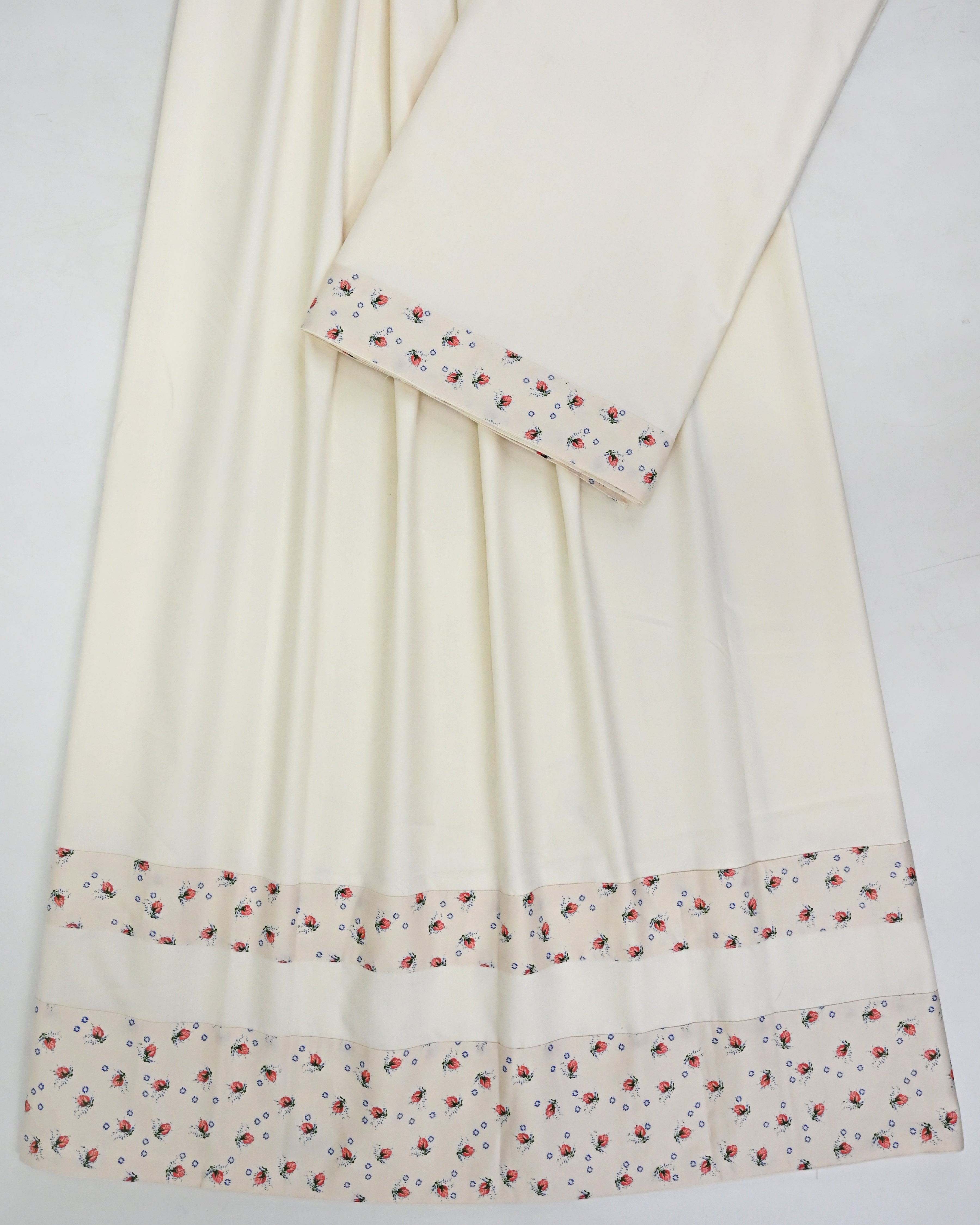 Cream Ohbat Rida With Smart Floral Double Panel