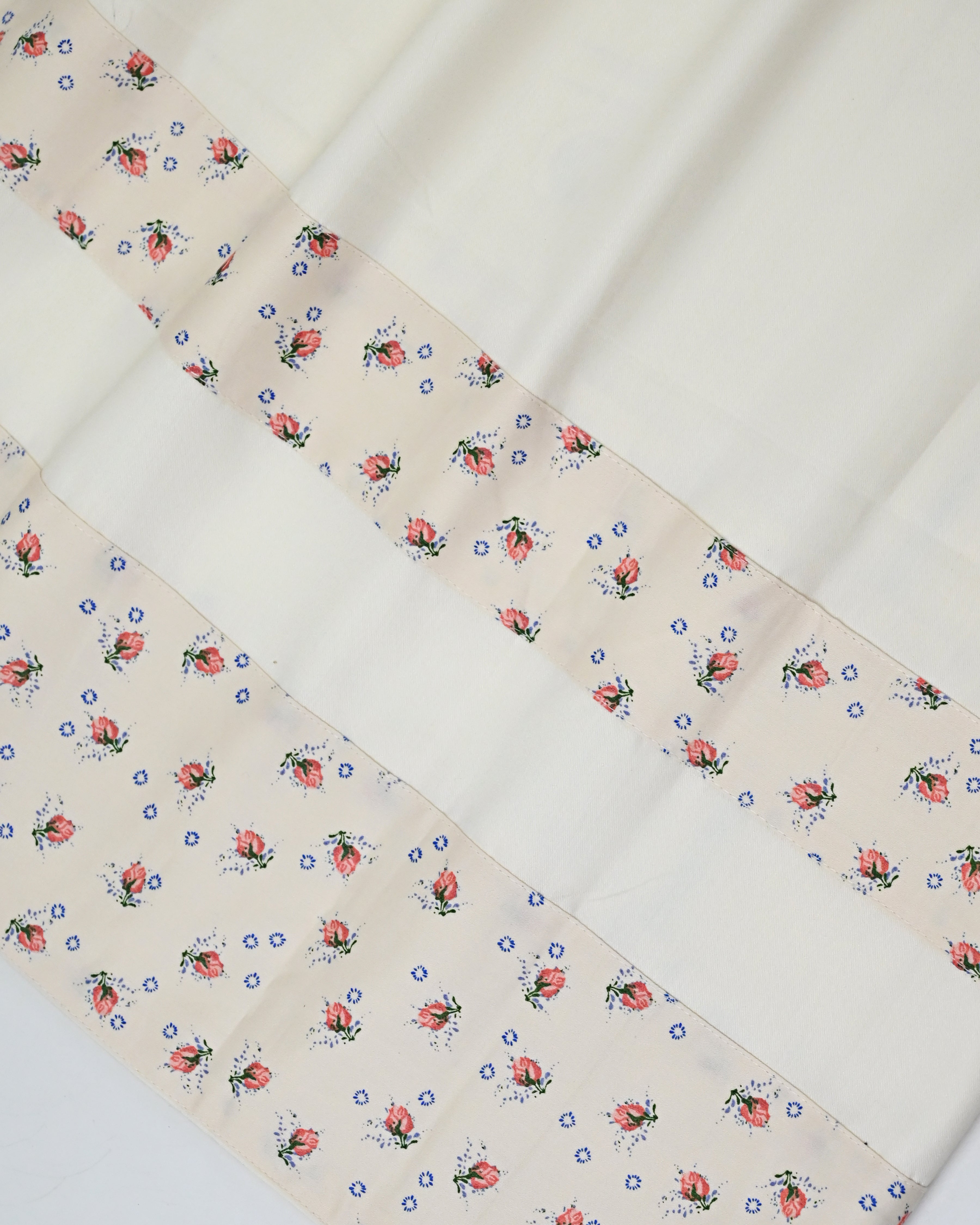 Cream Ohbat Rida With Smart Floral Double Panel