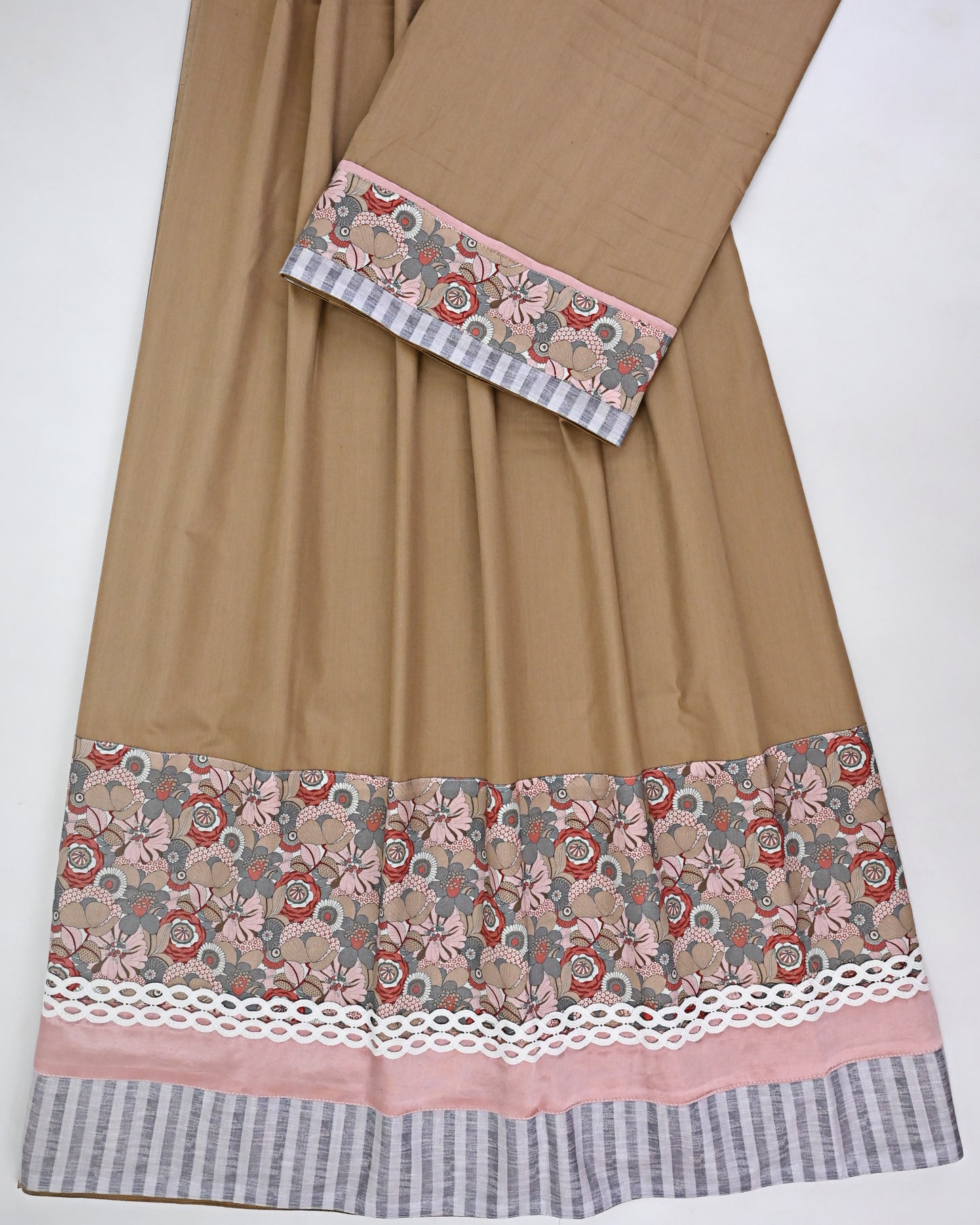 Caramel Brown Rida With Smart Floral Panel & Smart Lace