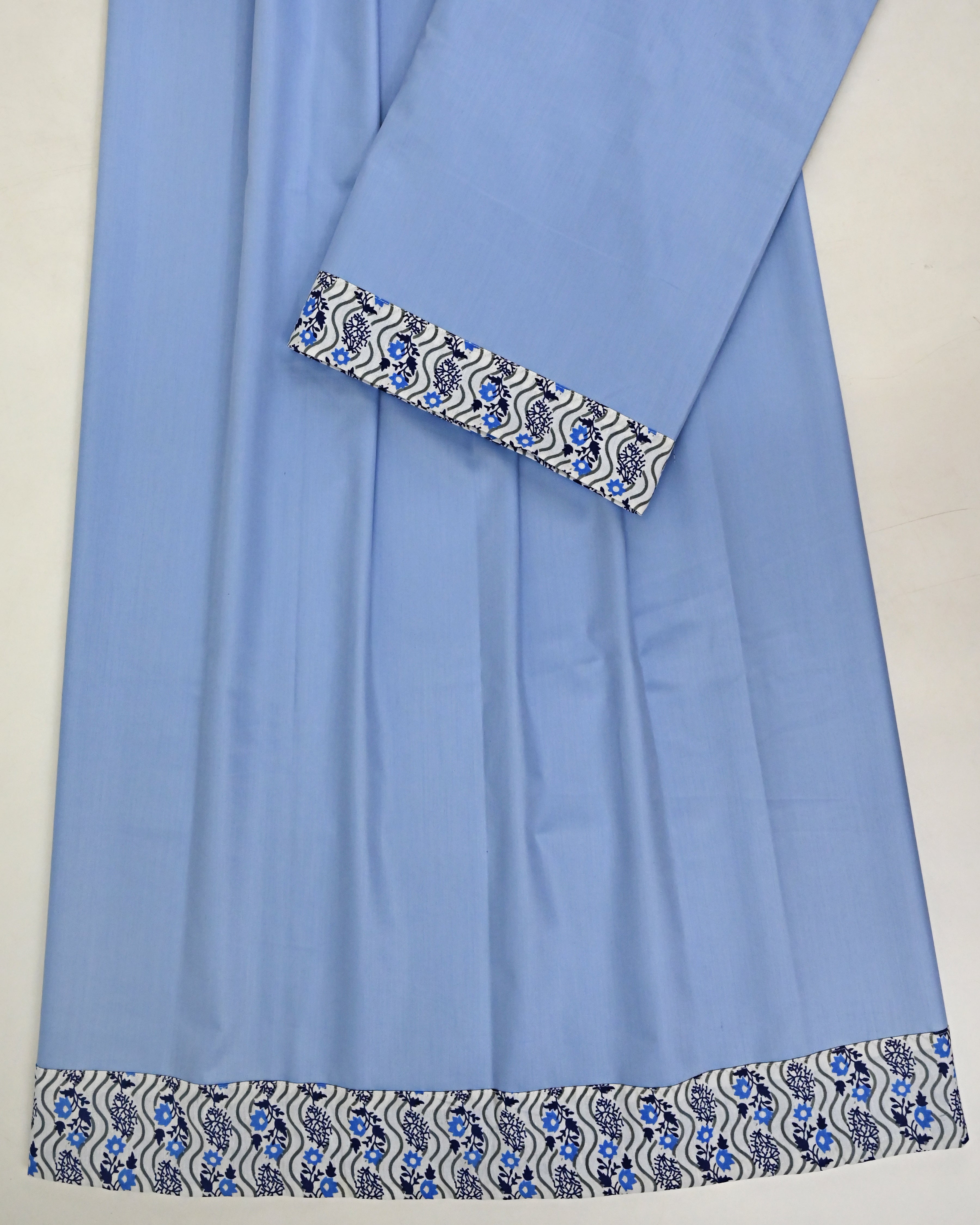 Periwinkle Ohbat Rida With Smart Floral Panel