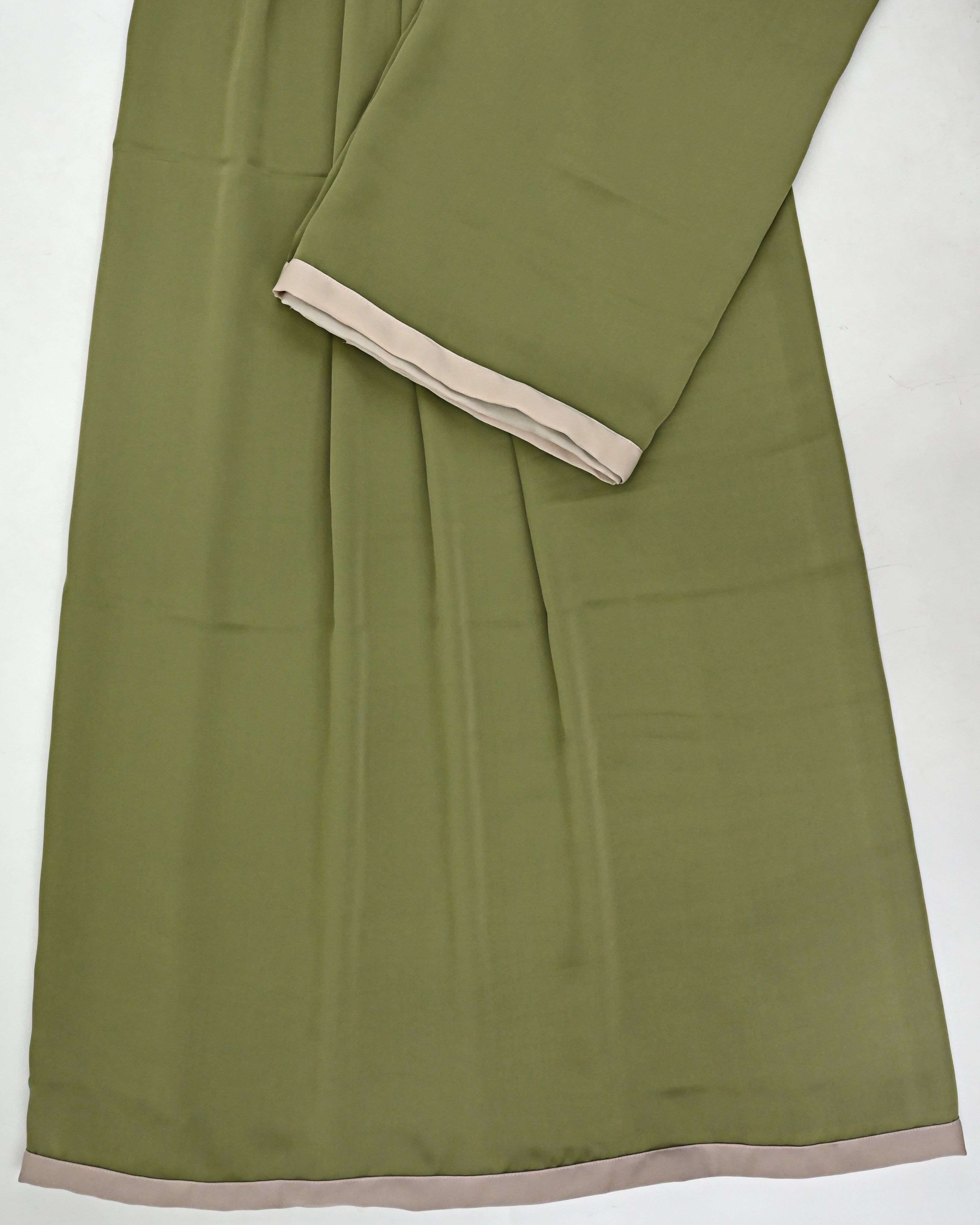 Chatni Green Abaya Ohbat Rida With Small Light Color Patti