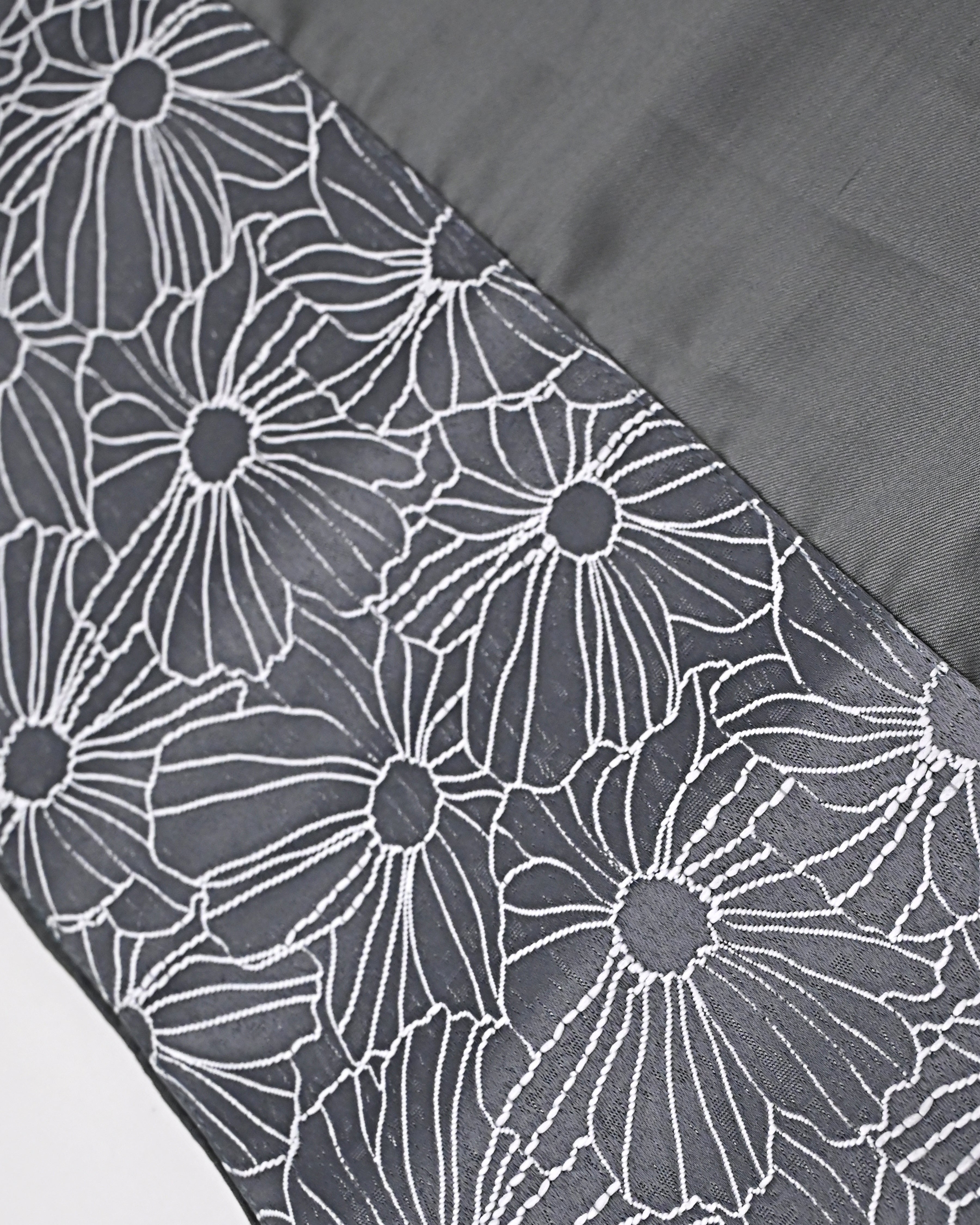 Steel Grey Ohbat Rida With Smart Floral Panel