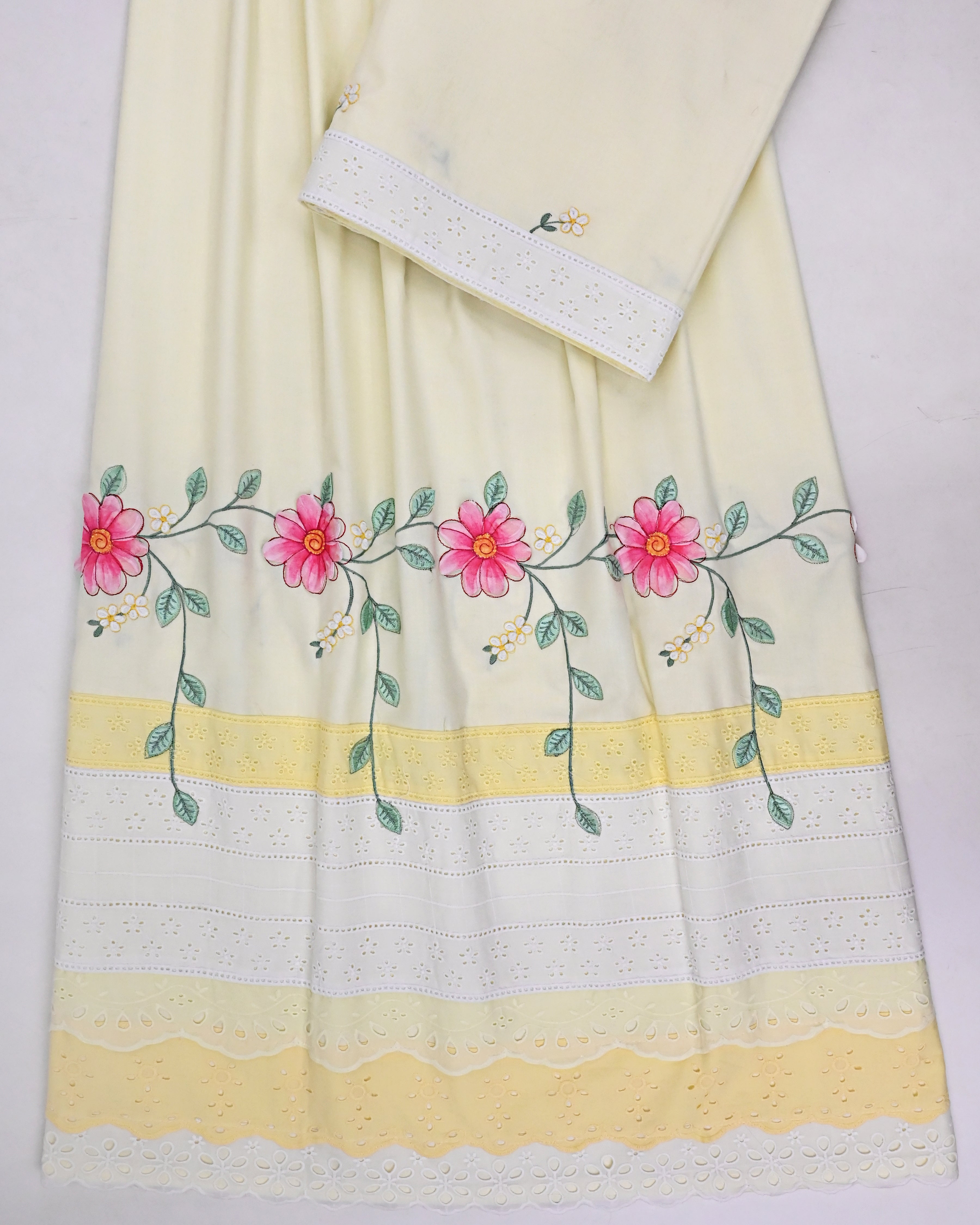 Ivory Rida With Smart Heavy Lacing & Beautiful Floral Work