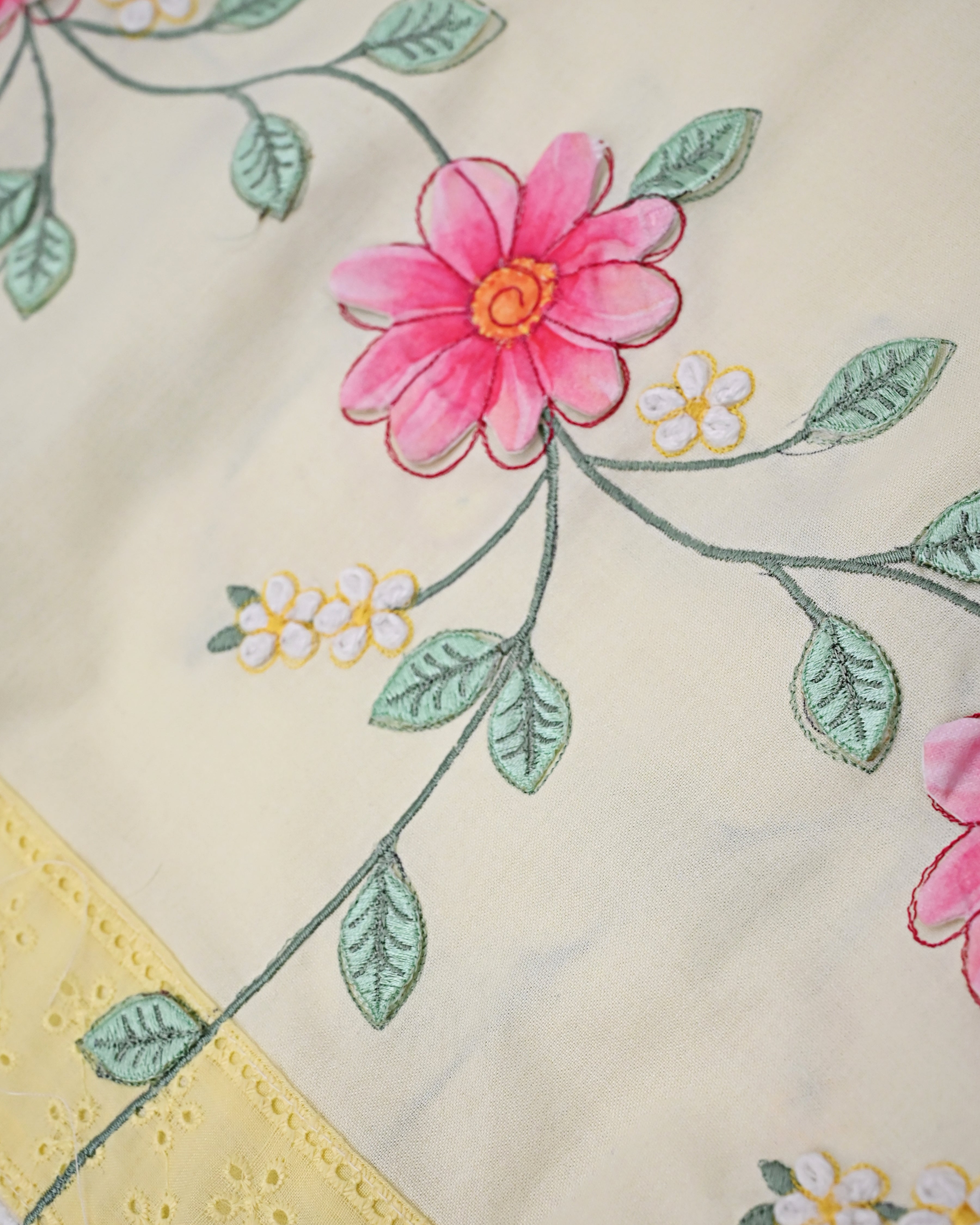 Ivory Rida With Smart Heavy Lacing & Beautiful Floral Work