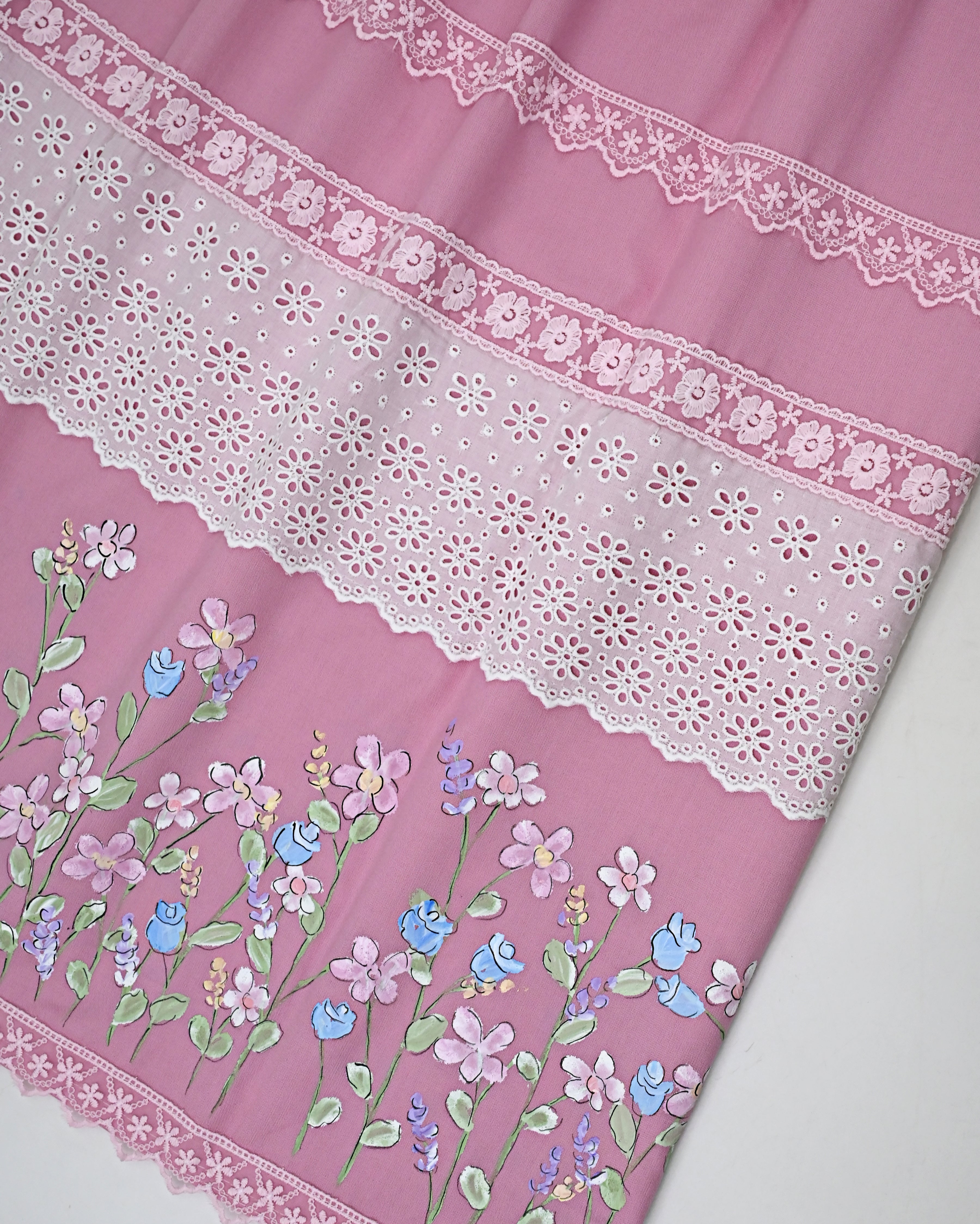 Orchid Pink Heavy Rida With Smart Lace & Floral Hand Painting Work